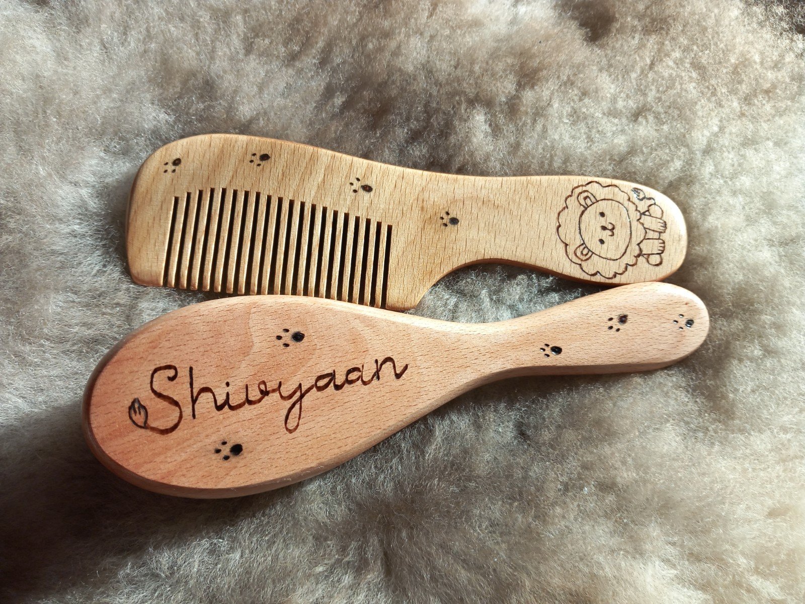 Gepersonaliseerde gebrand houten baby kam en borstel set