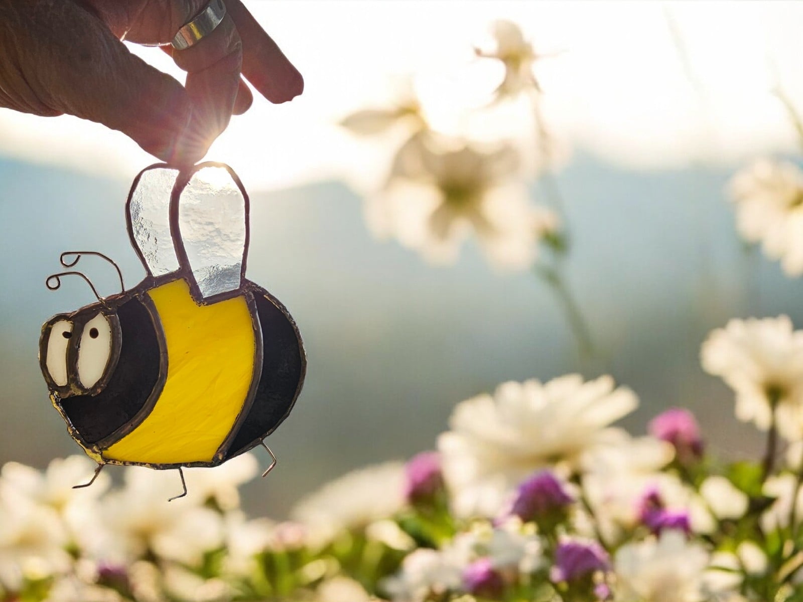 Honeybee  glas in lood/ tiffany. Uniek