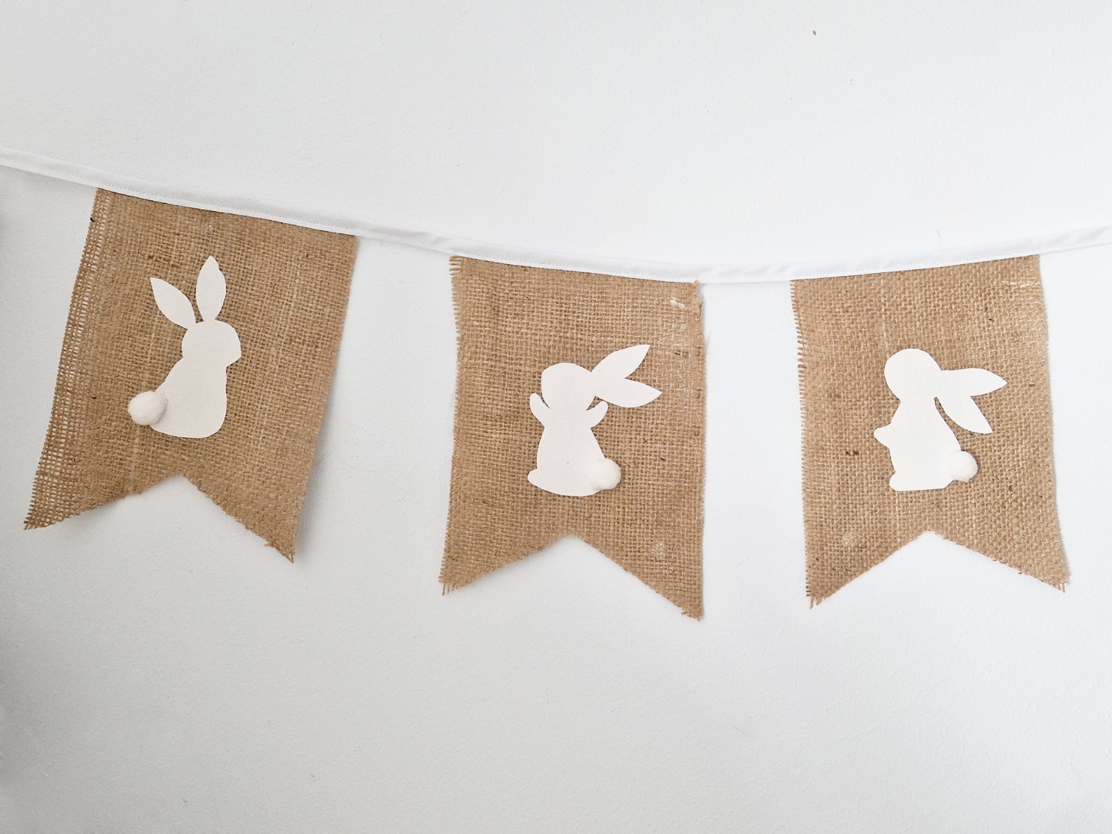 Vlaggenlijn van jute met Paashaas | Paasdecoratie slinger met vaandel vlaggetjes