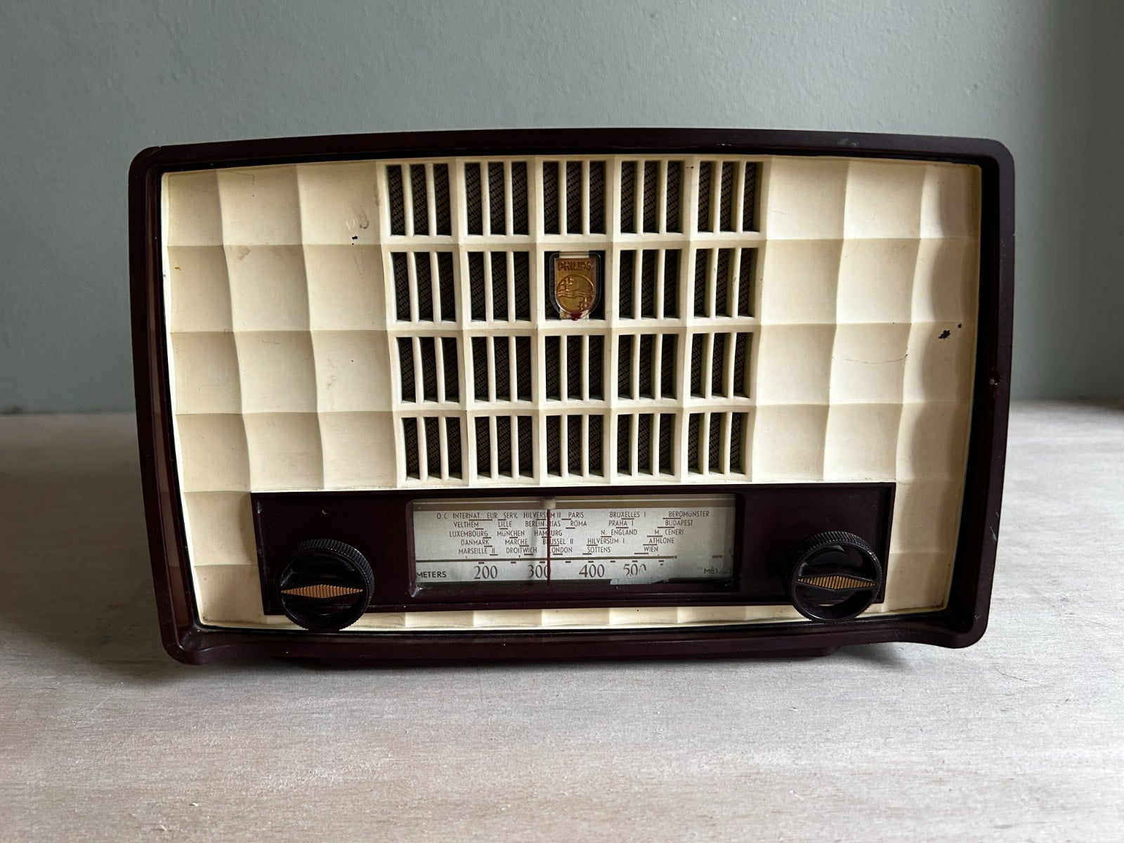 Vintage bluetooth radio Phillips uit 1956