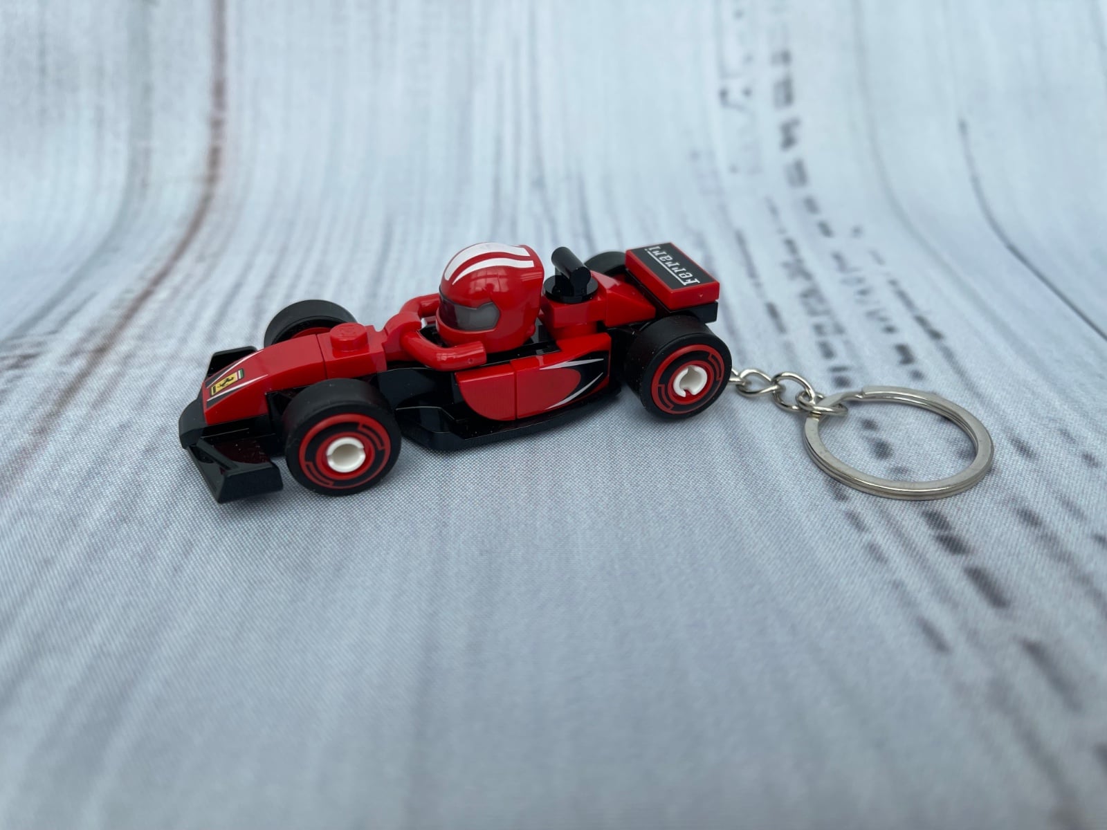 🏎️ Jouw sleutels altijd in Pole Position! 🏎️ - 138351 🏎️ Jouw sleutels altijd op Pole Position! 🏎️