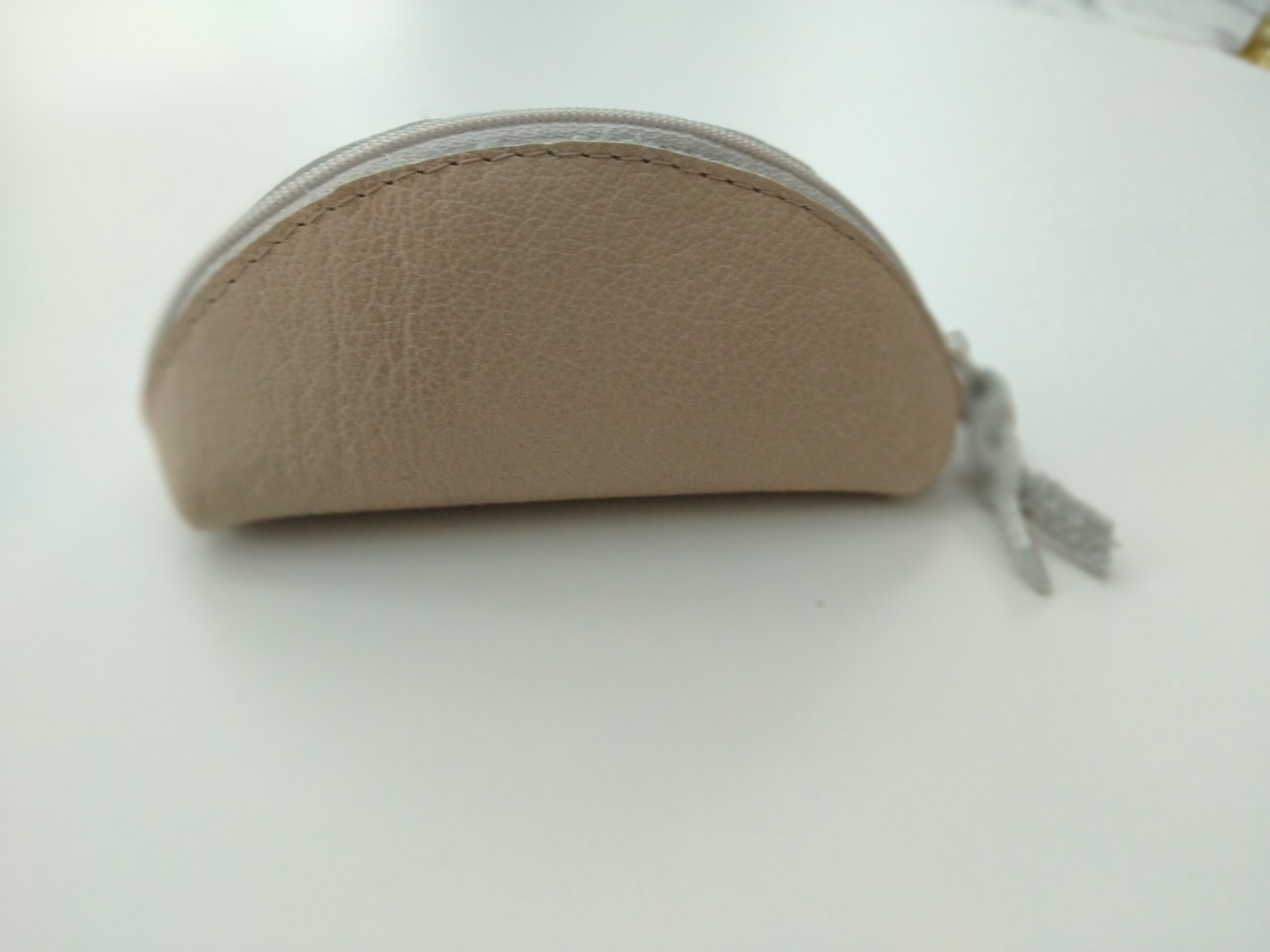 Leren sleuteletui van ecru/beige kleur