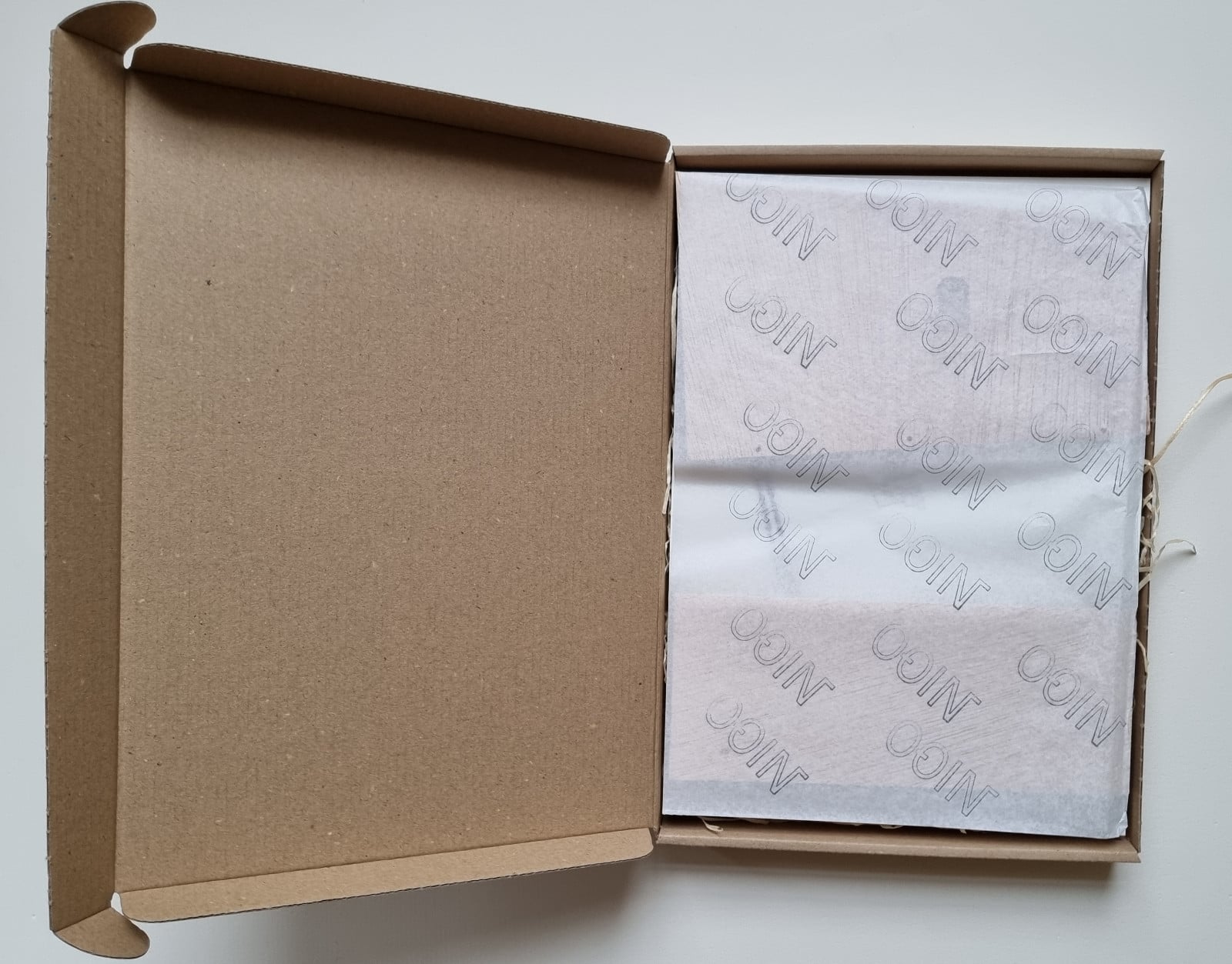 Design kerststal keramiek (standaard). Genummerd en gesigneerd in ovp… - 109033 Design kerststal keramiek (standaard). Genummerd en gesigneerd in ovp. Nicolaas Maathuis (NIC-O)