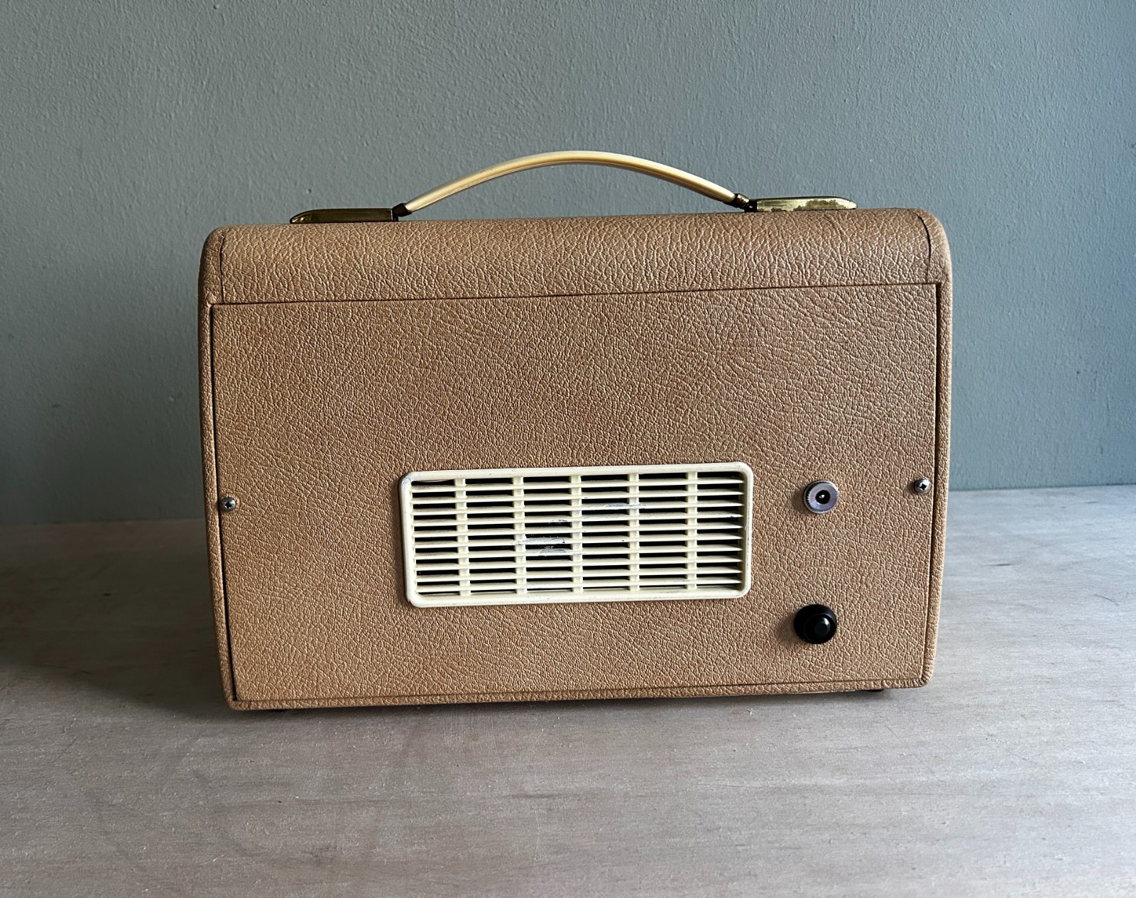Vintage bluetooth radio NOVAK 1959