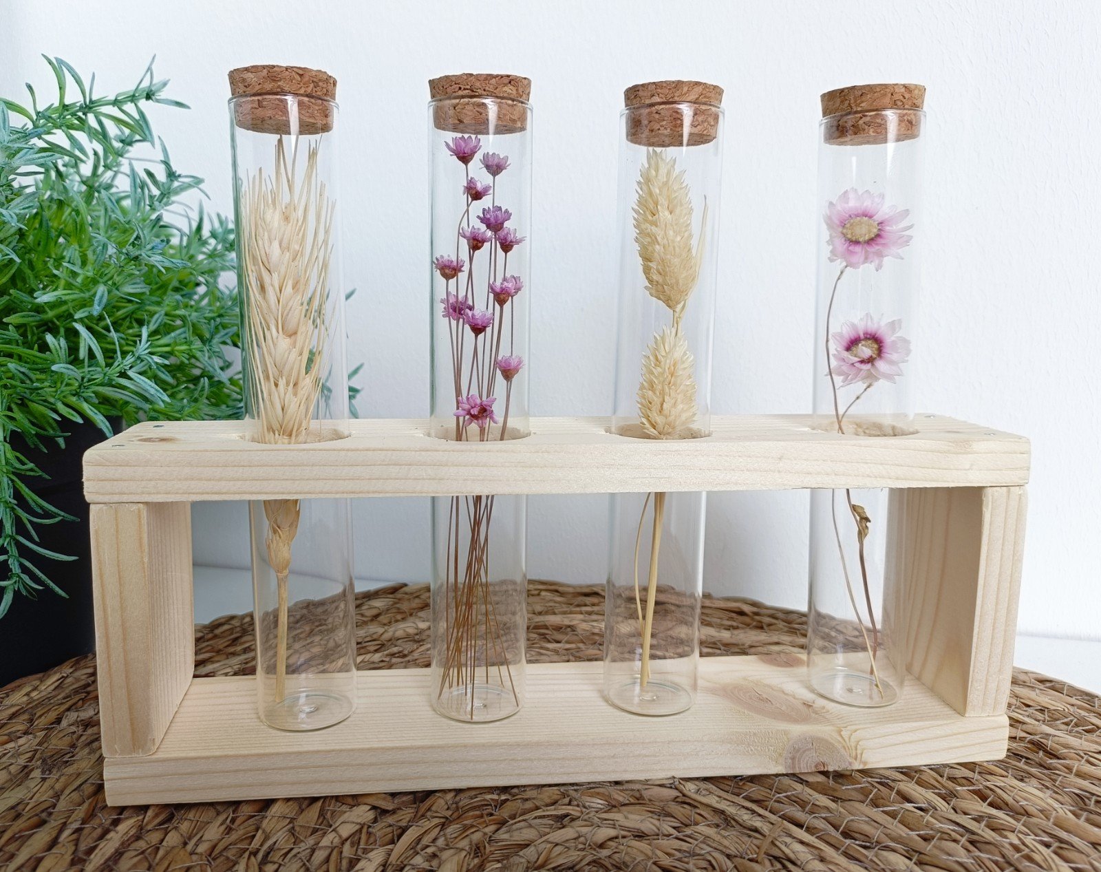 Reageerbuizen met droogbloemen in handgemaakte houder - 95562 Reageerbuizen met droogbloemen in handgemaakte houder
