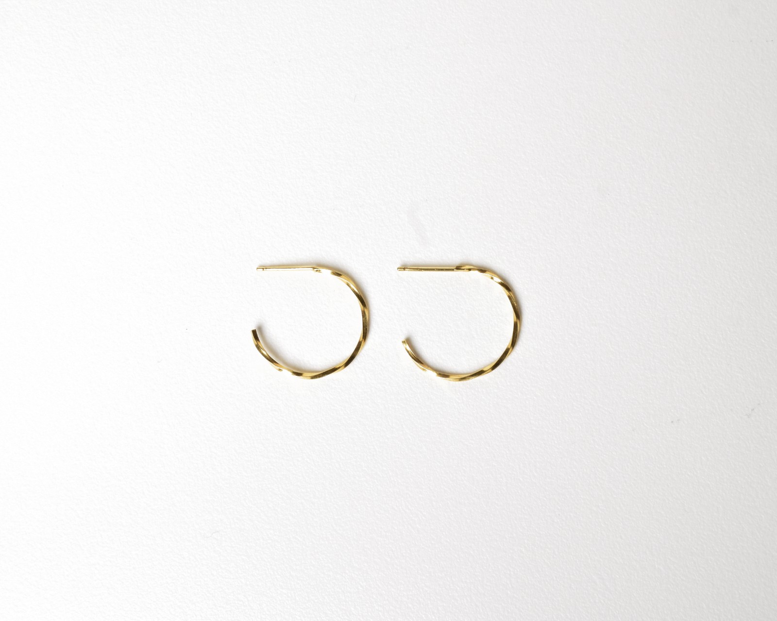 Oorstekers - TWIST - verguld zilver - 64149.jpeg Oorstekers - TWIST - verguld zilver