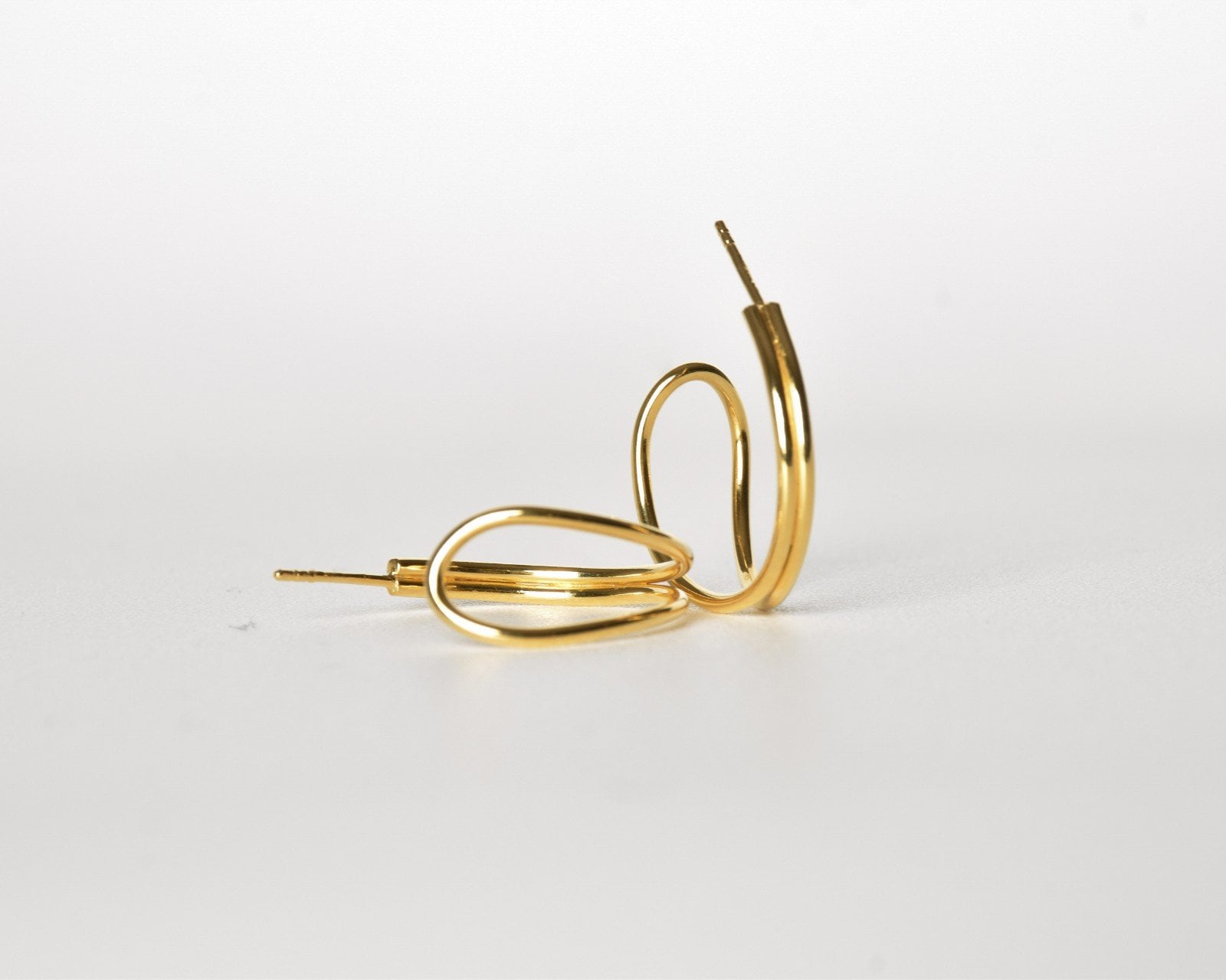 Oorstekers - SWIRL (small) - verguld zilver - 64146.jpeg Oorstekers - SWIRL (small) - verguld zilver