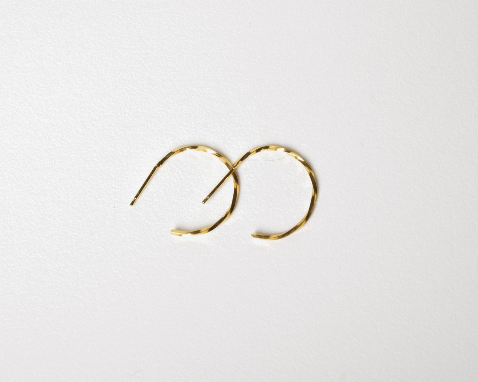 Oorstekers - TWIST - verguld zilver - 64148.jpeg Oorstekers - TWIST - verguld zilver