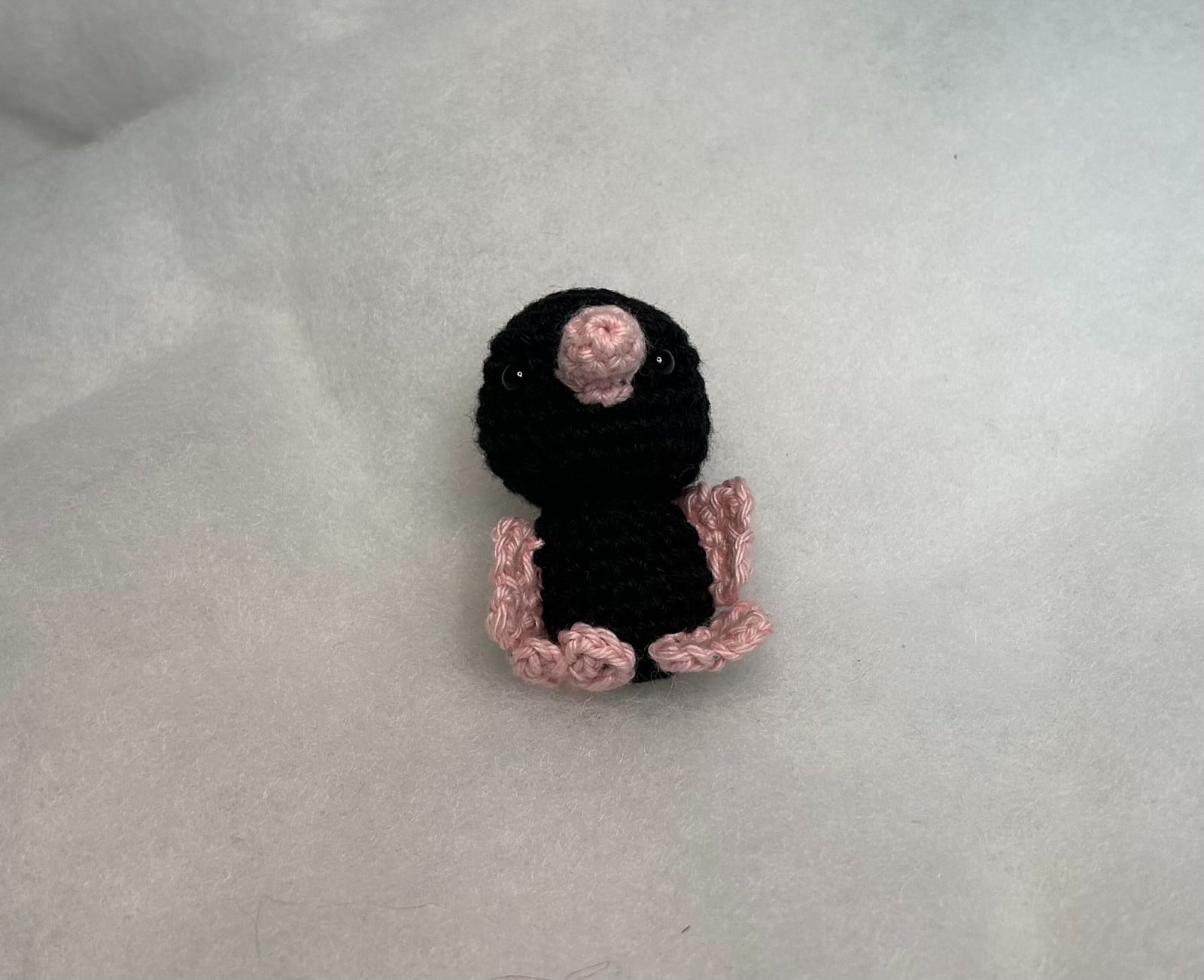 Gehaakte mini-mol – handgemaakt klein knuffeltje van katoen - 150420 Gehaakte mini-mol – handgemaakt klein knuffeltje van katoen