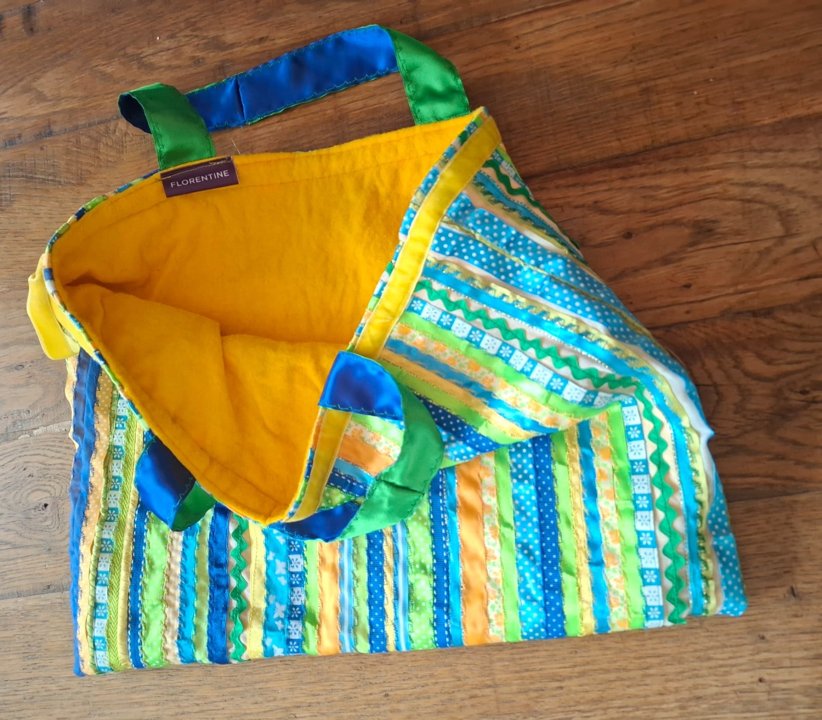 Handgemaakte patchwork tas – kleurrijk & uniek