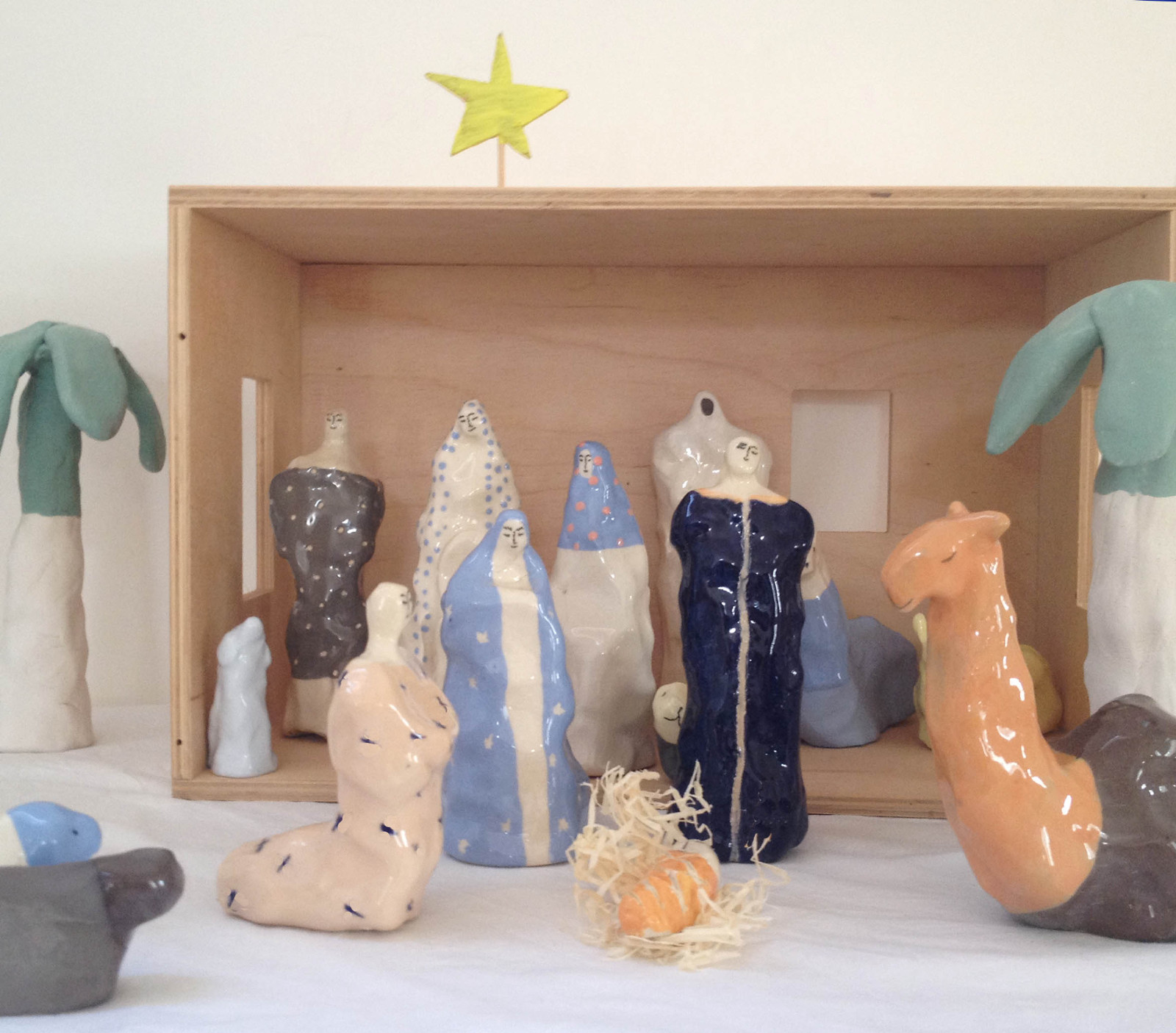 Moderne kerststal keramiek. Genummerd en gesigneerd. Nicolaas Maathui… - 109076 Moderne kerststal keramiek. Genummerd en gesigneerd. Nicolaas Maathuis (NIC-O)