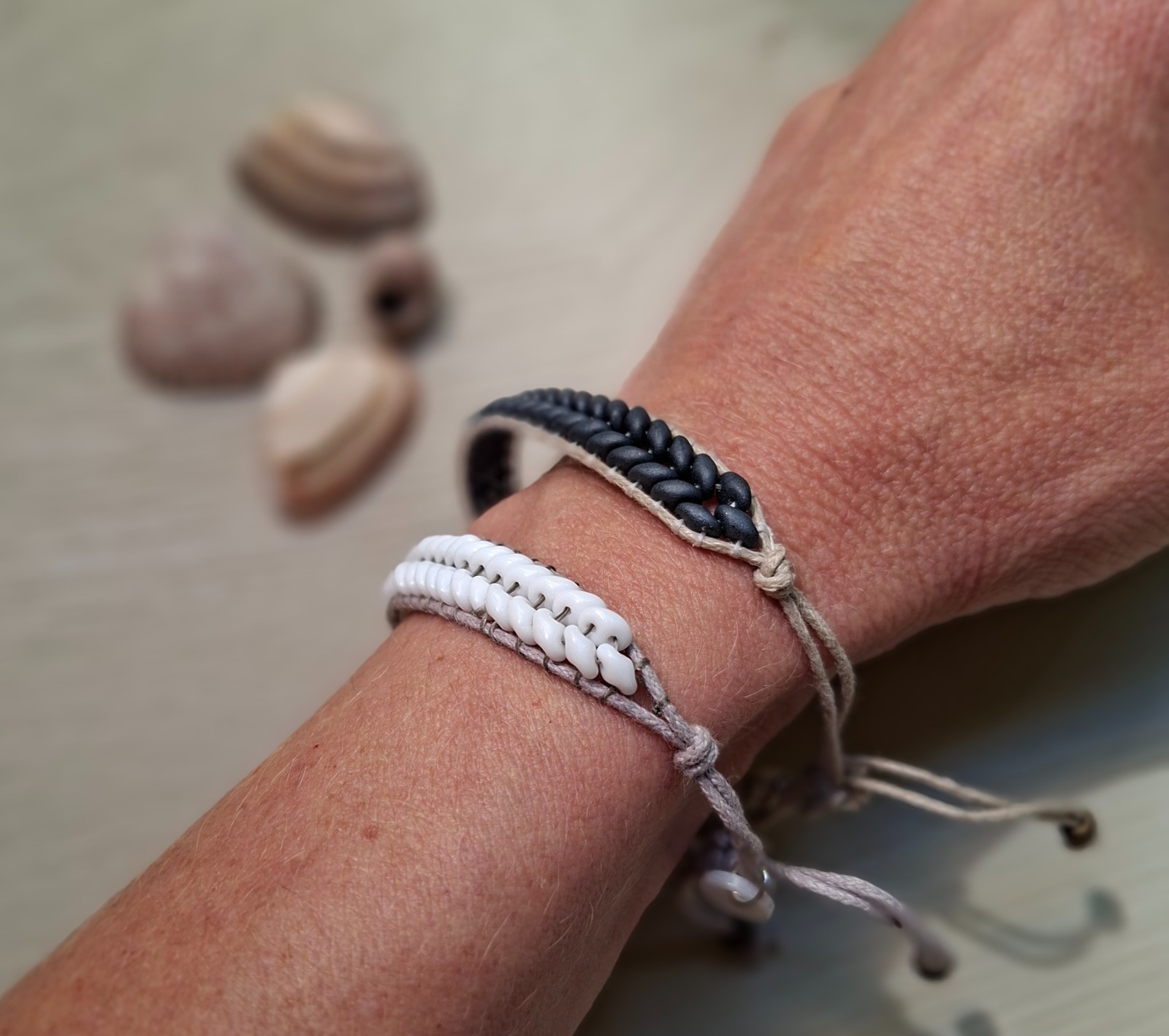 Natural armband - 140794 Natuurlijke armband van Tsjechische glaskralen & schuifknoop