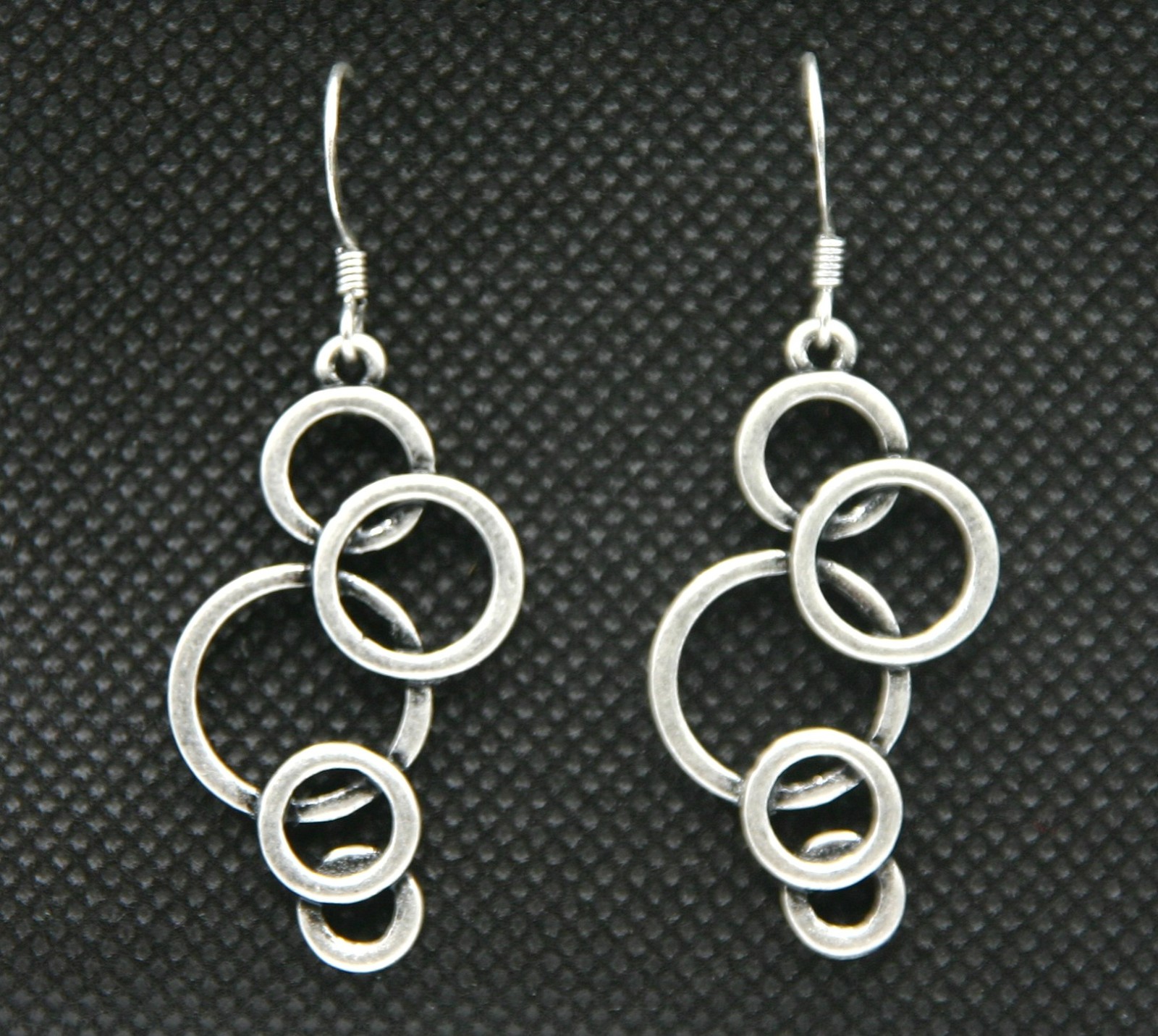 Circles  zilverkleurige oorbellen