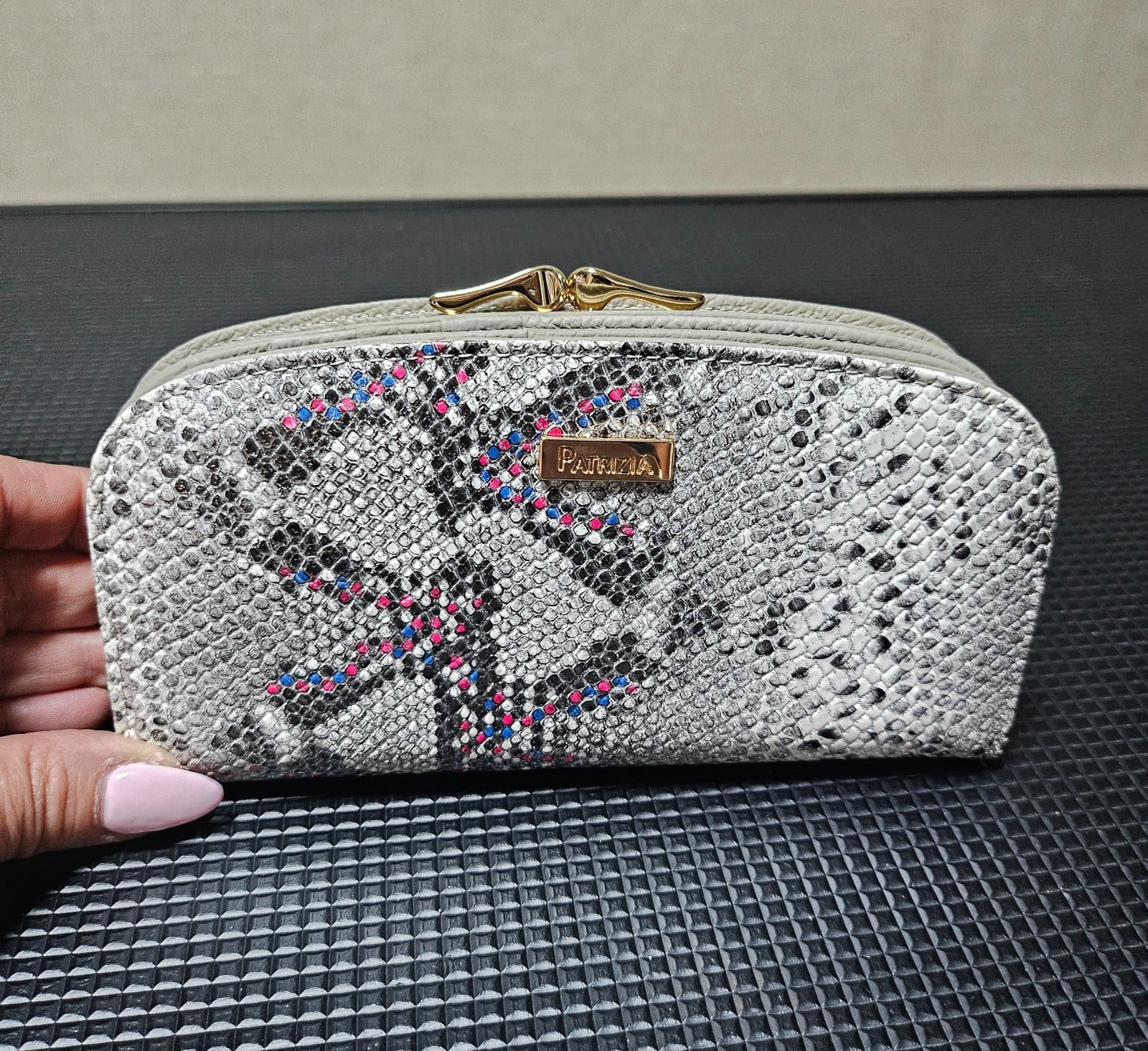 Patrizia Luxe Damesportemonnee â Slangenprint â Veel PasjesvakkenâĻ - 147744 Patrizia Luxe Damesportemonnee â Slangenprint â Veel Pasjesvakken â Elegant Cadeau Idee voor Haar
