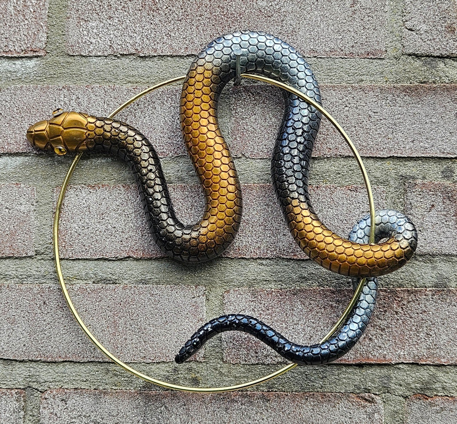 Handgemaakt epoxy slang cirkel "Ziggy the Snake" Cirkel Metallic dive… - 99787 Handgemaakt epoxy slang cirkel "Ziggy the Snake" Cirkel Metallic diverse kleuren