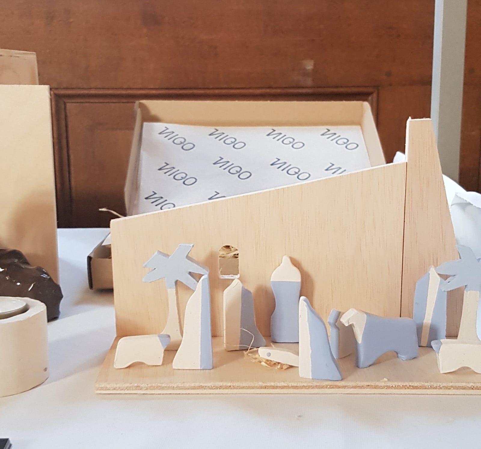 Design kerststal keramiek. Genummerd en gesigneerd in ovp. Nicolaas M… - 109015 Design kerststal keramiek. Genummerd en gesigneerd in ovp. Nicolaas Maathuis (NIC-O)