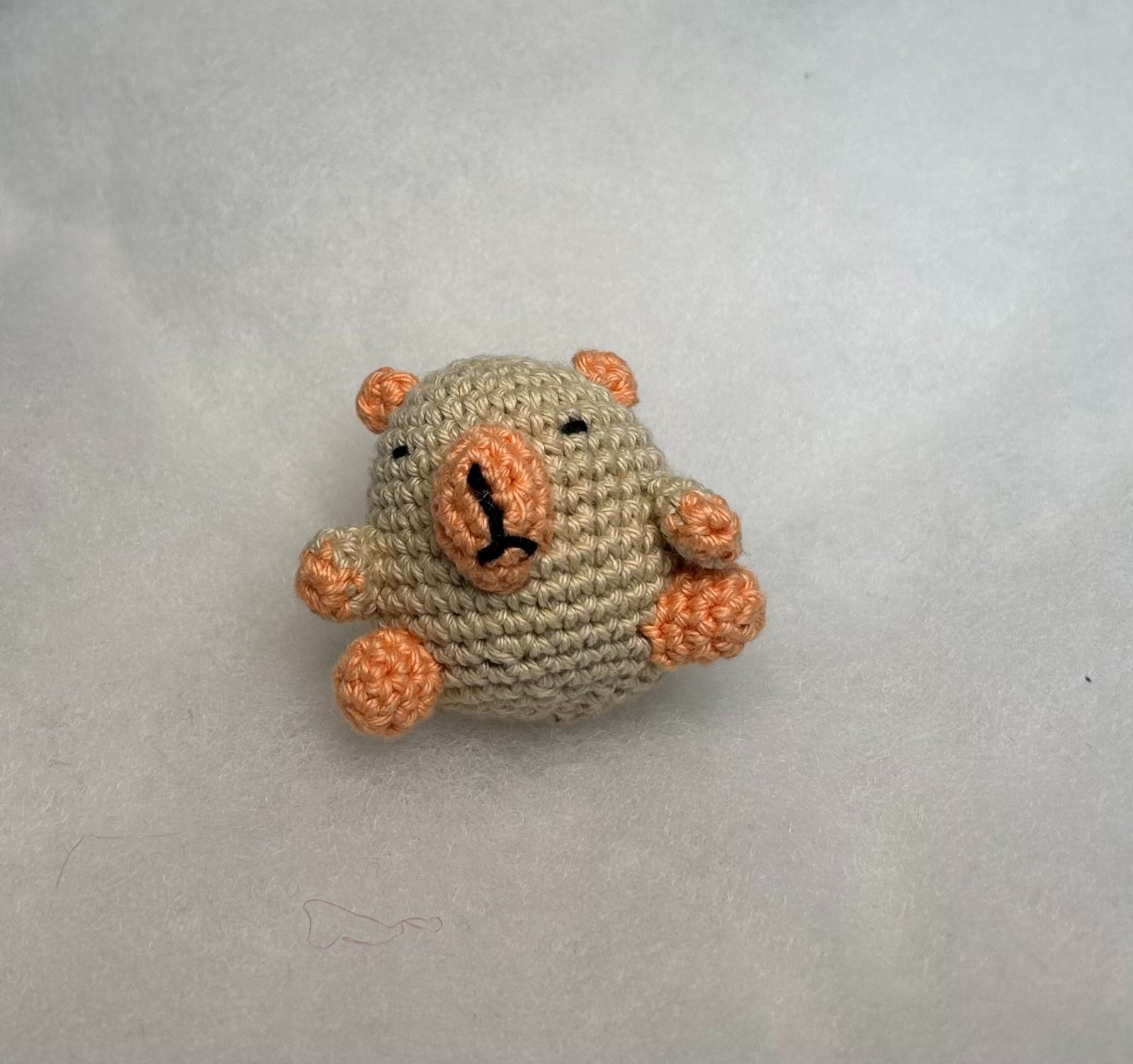 Gehaakte mini-capybara – handgemaakt klein knuffeltje van katoen - 150448 Gehaakte mini-capybara – handgemaakt klein knuffeltje van katoen