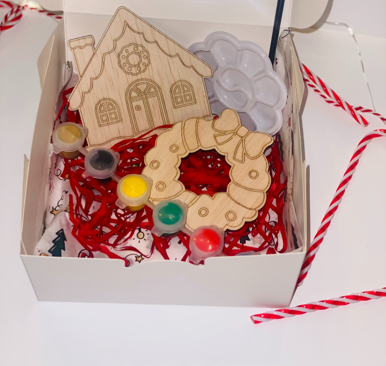 Kerstornament Knutselset – Inclusief Verf & Kwast – DIY Christmas… - 106129 Kerstornament Knutselset – Inclusief Verf & Kwast – DIY Christmas Craft Kit voor Kinderen – Creatief Cadeau – Crafted Creations