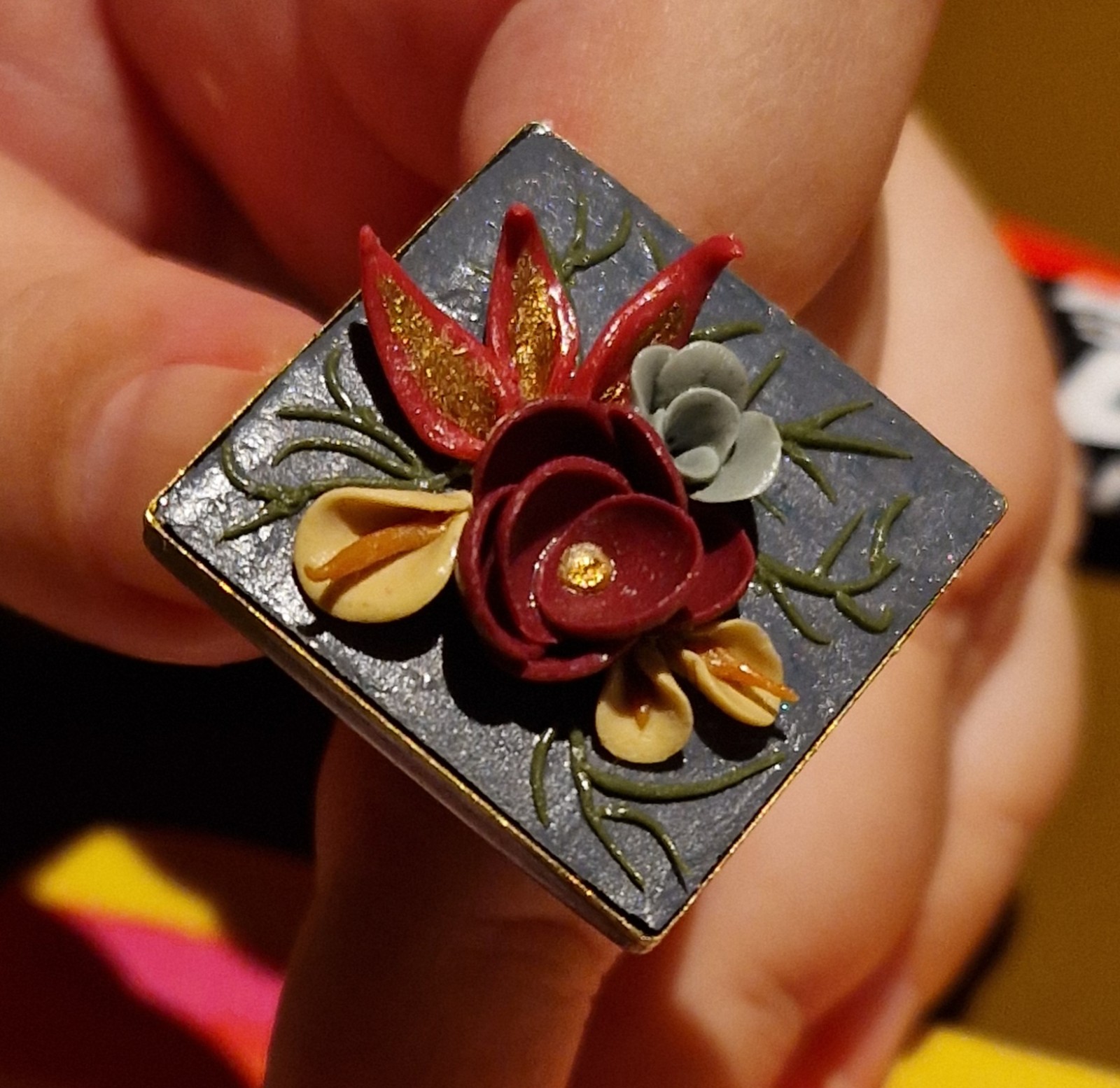 Exclusieve verstelbare ring met bloemen - 66411.jpeg Exclusieve verstelbare ring met bloemen