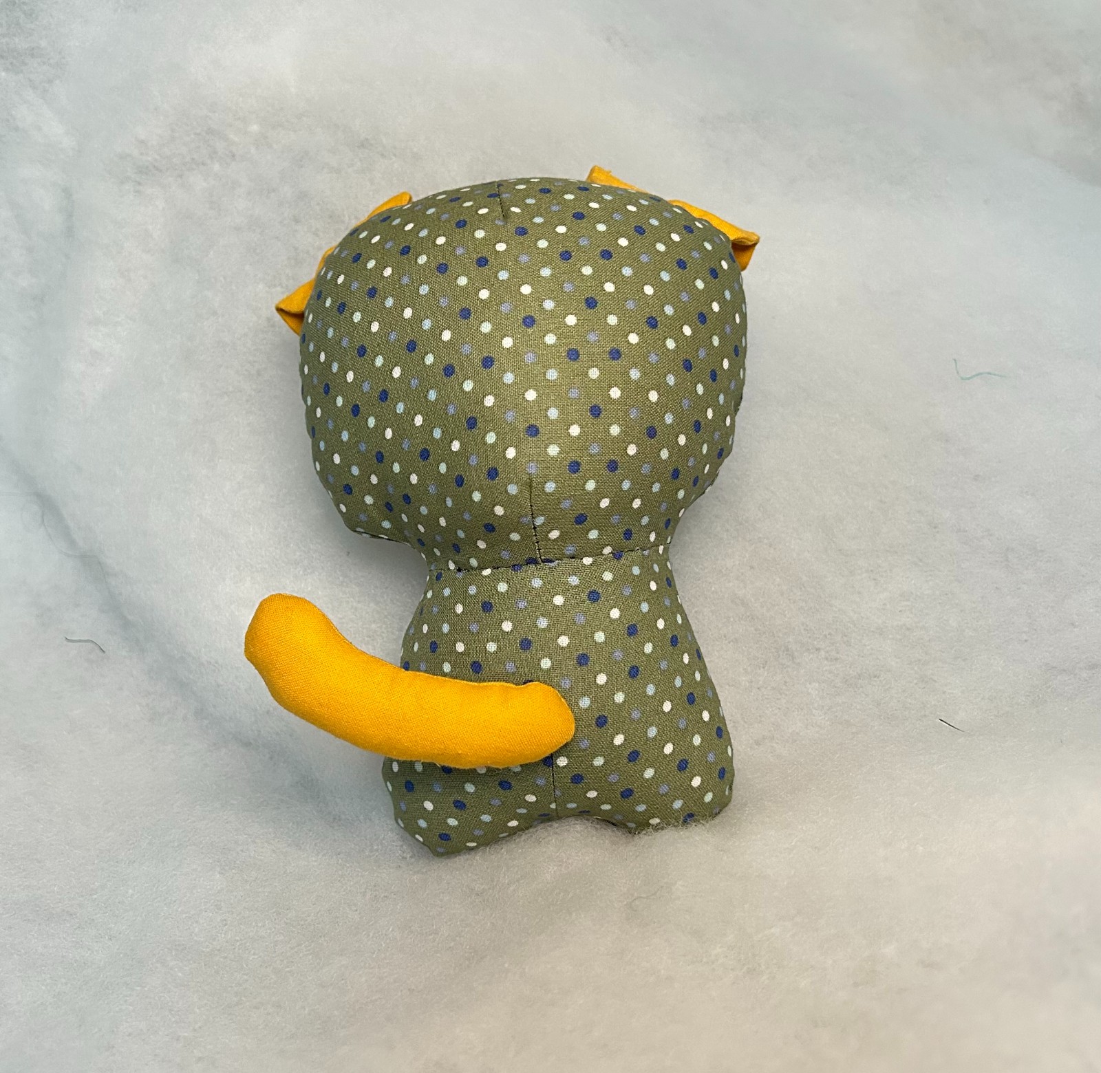 Handgemaakte hondenknuffel β vrolijke katoenen knuffel van 19 cm - 151145 Handgemaakte hondenknuffel β vrolijke katoenen knuffel van 19 cm