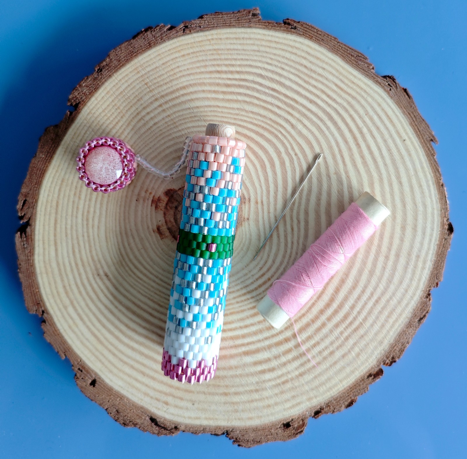 Houten naaldenkoker met kralen, 'confetti'