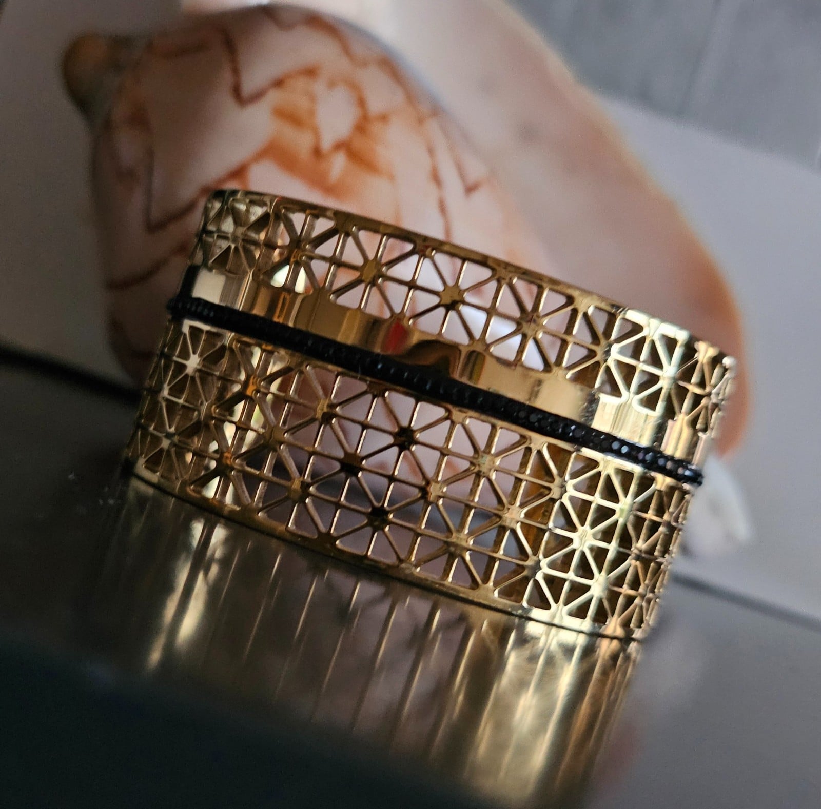 Brede RVS Vergulde Statement Armband – Elegant Design - 147768 Brede RVS Vergulde Statement Armband – Elegant Design
