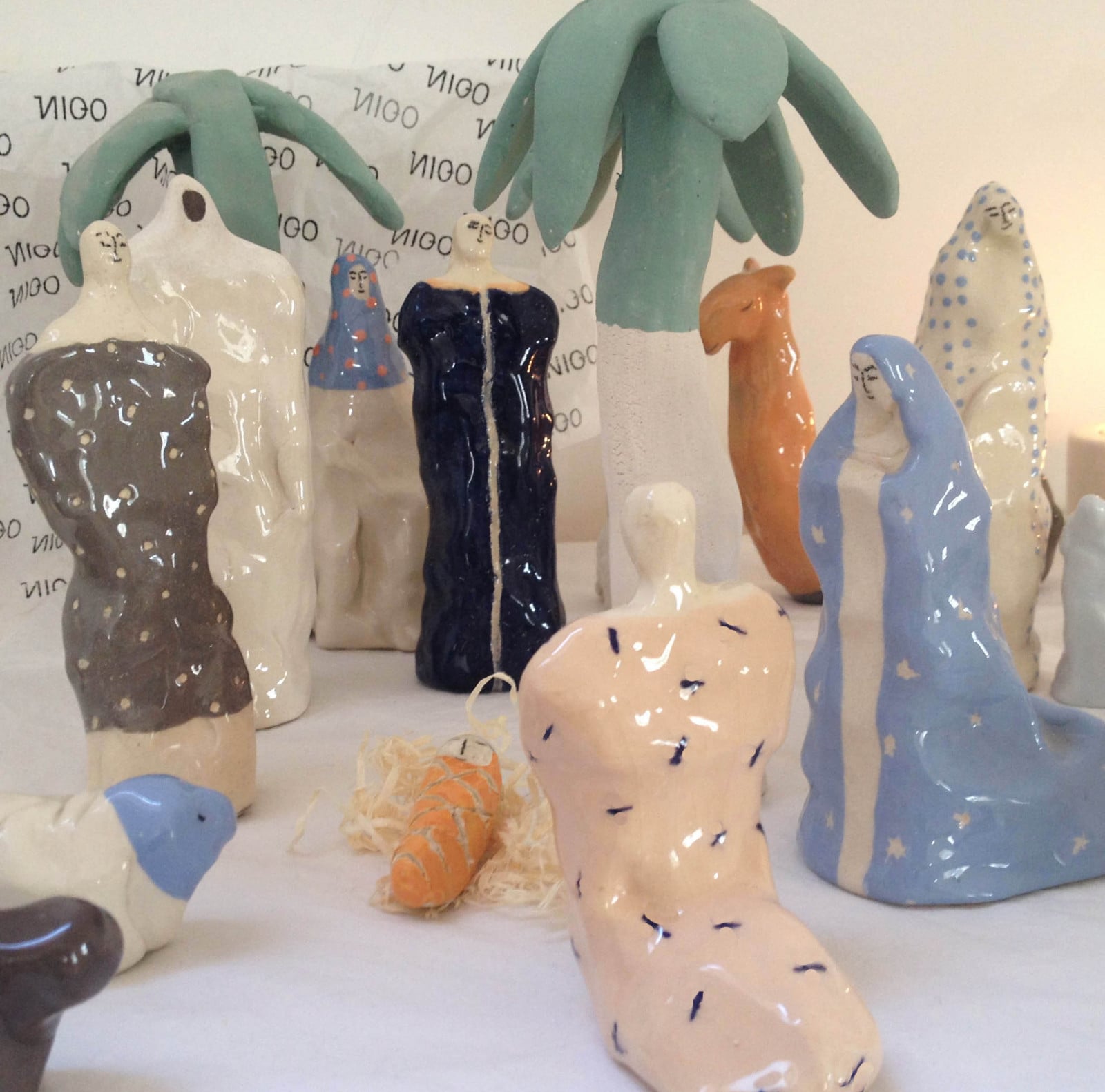 Moderne kerststal keramiek. Genummerd en gesigneerd. Nicolaas Maathui… - 109075 Moderne kerststal keramiek. Genummerd en gesigneerd. Nicolaas Maathuis (NIC-O)