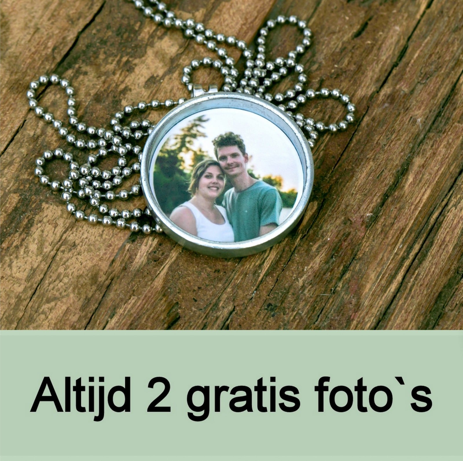 Foto medaillon ketting met 4 verschillende verwisselbare voorkanten met close up foto`s van glas in verschillende tinten,