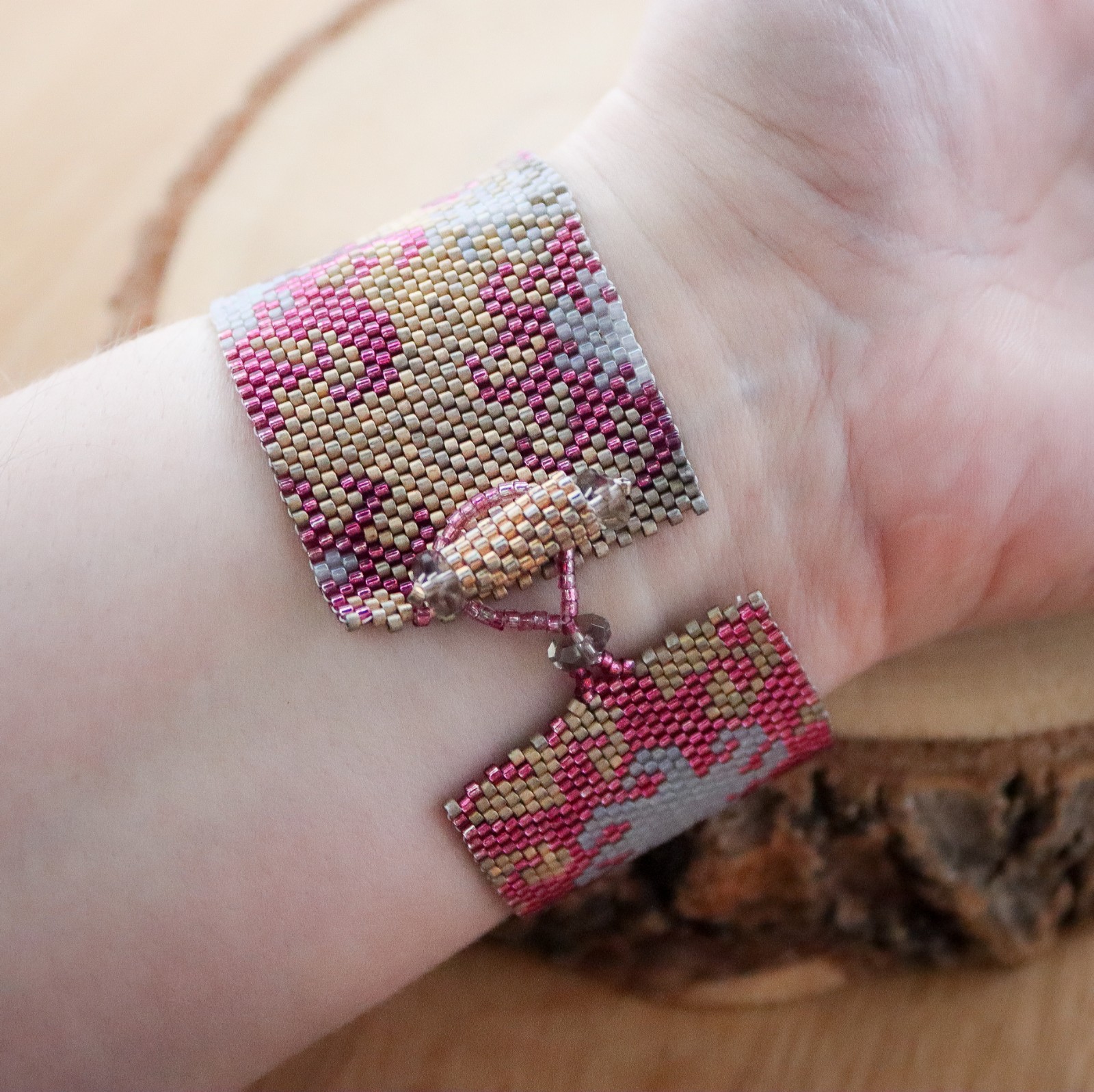 Art Nouveau & Bloemenweide, peyote armband met floral design