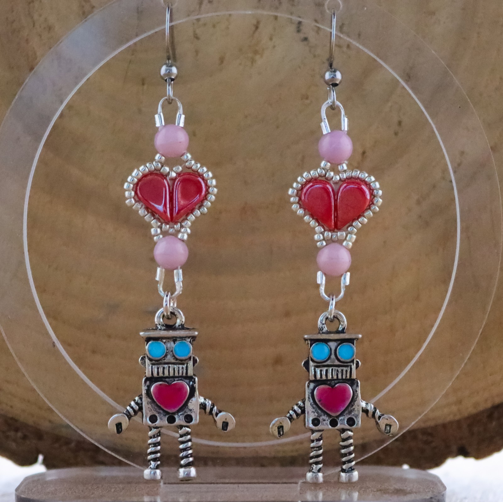 Robot oorbellen met hartjes voor valentijnsdag, een uniek en grappig kado.