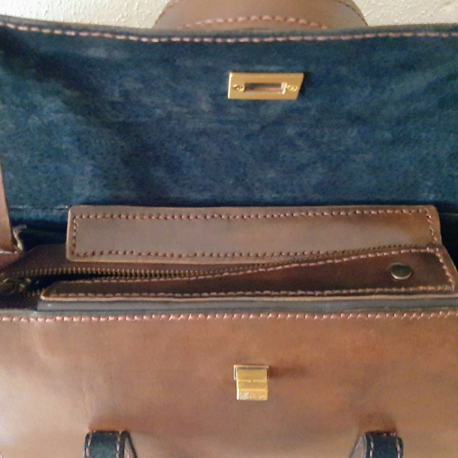 Handtas vintage look, uniek handwerk, geheel met de hand genaaid, stevig juchtleder.