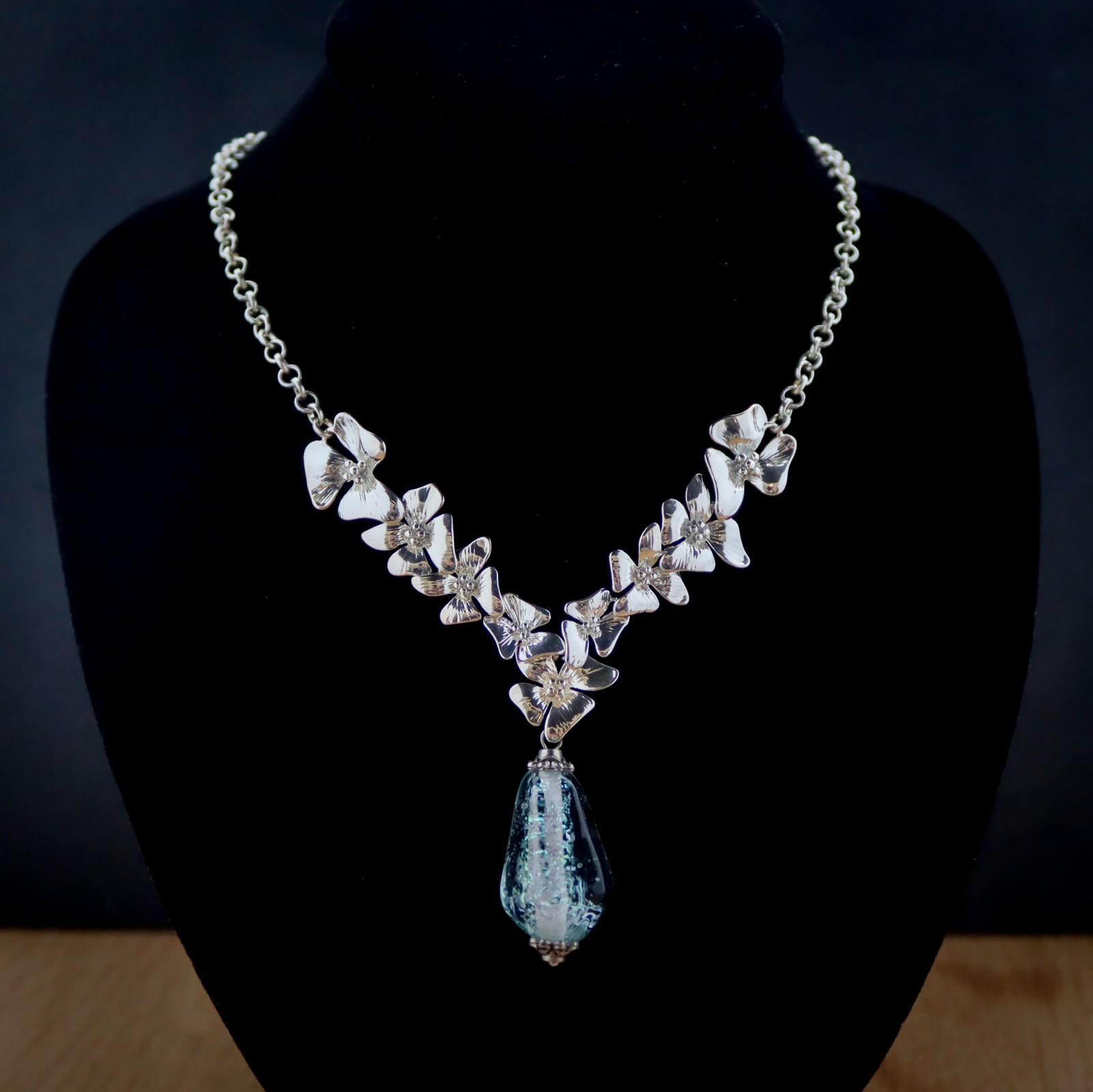 tijdloze romantiek & Koninklijke Allure, luxe sieradenset met dichroi… - 133841 tijdloze romantiek & Koninklijke Allure, luxe sieradenset met dichroic glas lampwork kralen
