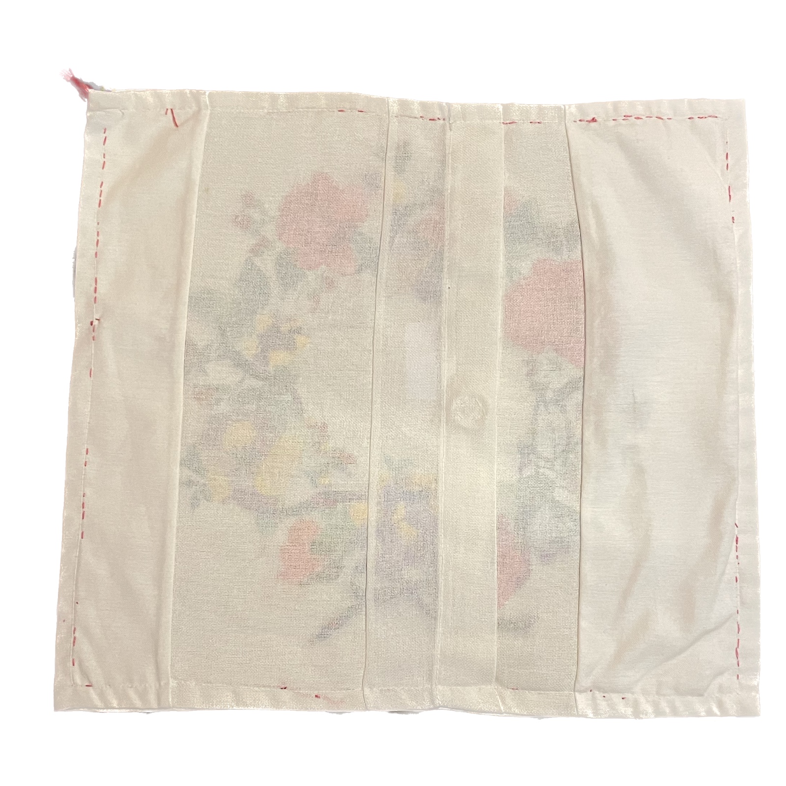 Geborduurd vierkant wit linnen kussenhoes met borduursels. - 53268.jpeg Linnen wit kussenhoes met borduursels.