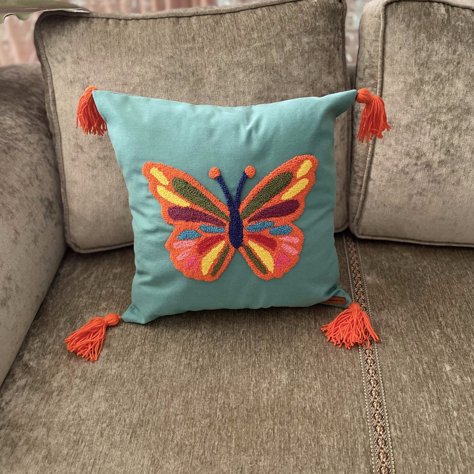 Punch kussenhoes met een afbeelding van een vlinder - 53451.jpeg Kussenhoes met een afbeelding van een vlinder