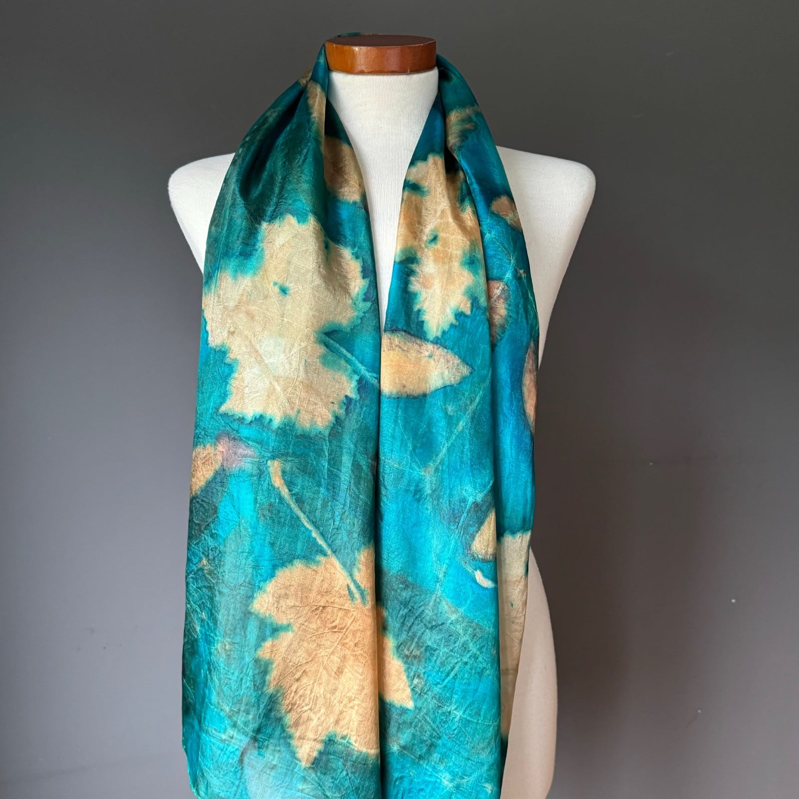 Zijden sjaal Watercolor of our Plane Tree – kracht & koers uit de natuur