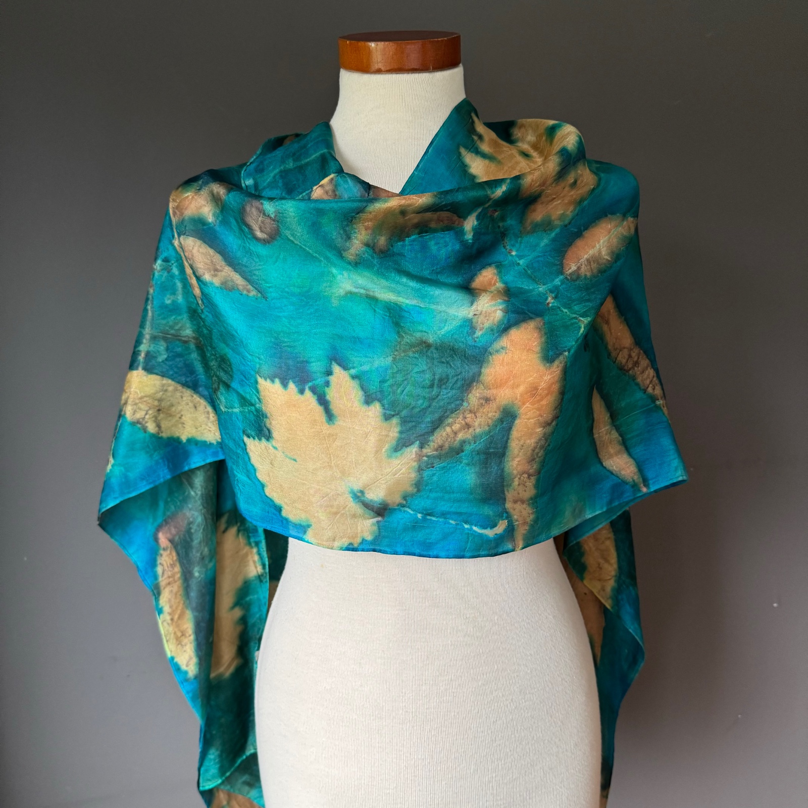 Zijden sjaal Watercolor of our Plane Tree – kracht & koers uit de natuur