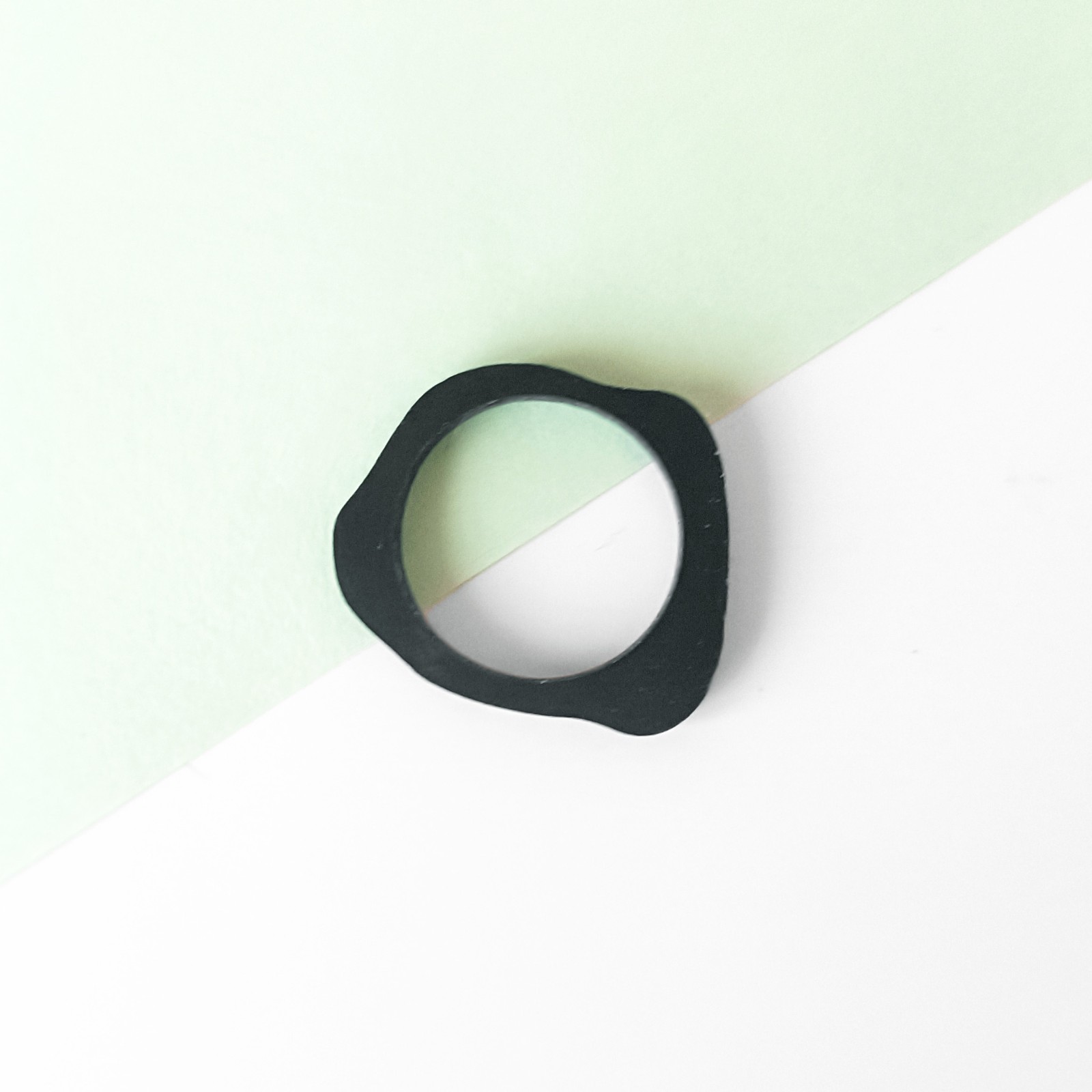 Golvende houten of zwarte stack ring - type 2