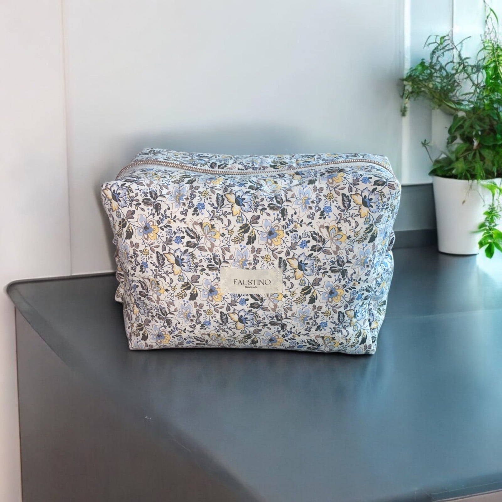 Handgemaakte Gewatteerde Toilettas – Stijlvol, Ruim en Duurzaam - 58159.jpeg Toilettas. Handgemaakte Gewatteerde Toilettas – Stijlvol, Ruim en Duurzaam