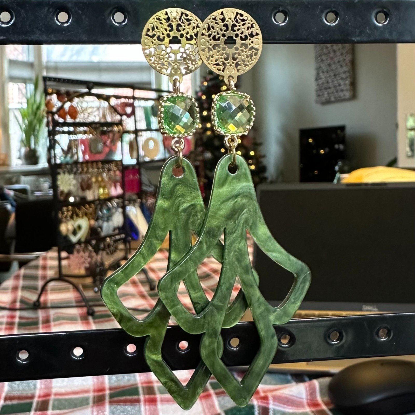 Boho chic groene lichtdragende oorbellen