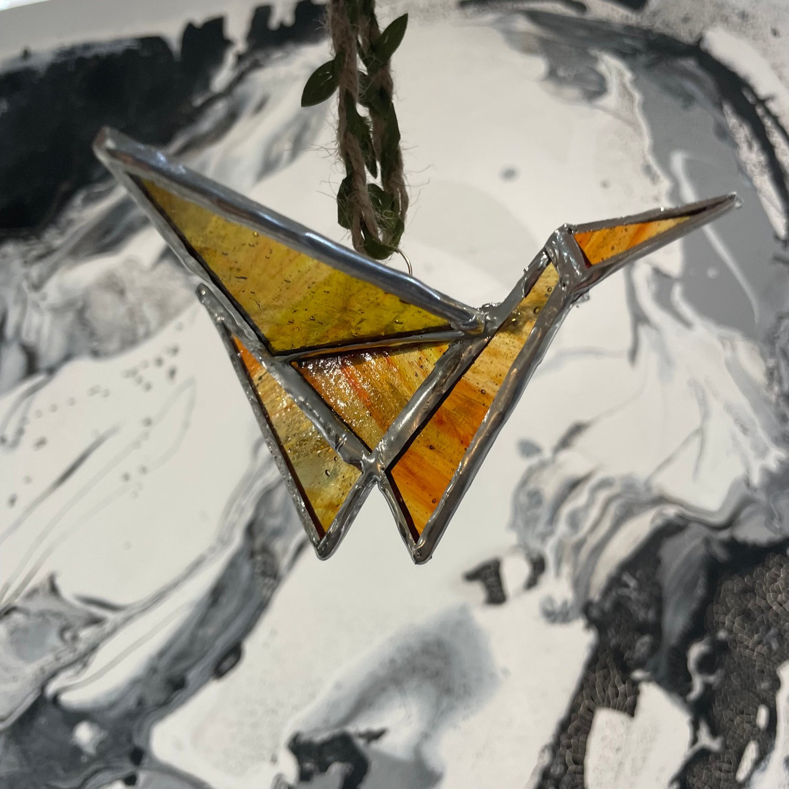 Glas-in-lood zonnevanger: Kraanvogel - oplage van 1000 unieke exemplaren² - 70596.jpeg Glas-in-lood zonnevanger: Kraanvogel - oplage van 1000 unieke exemplaren²