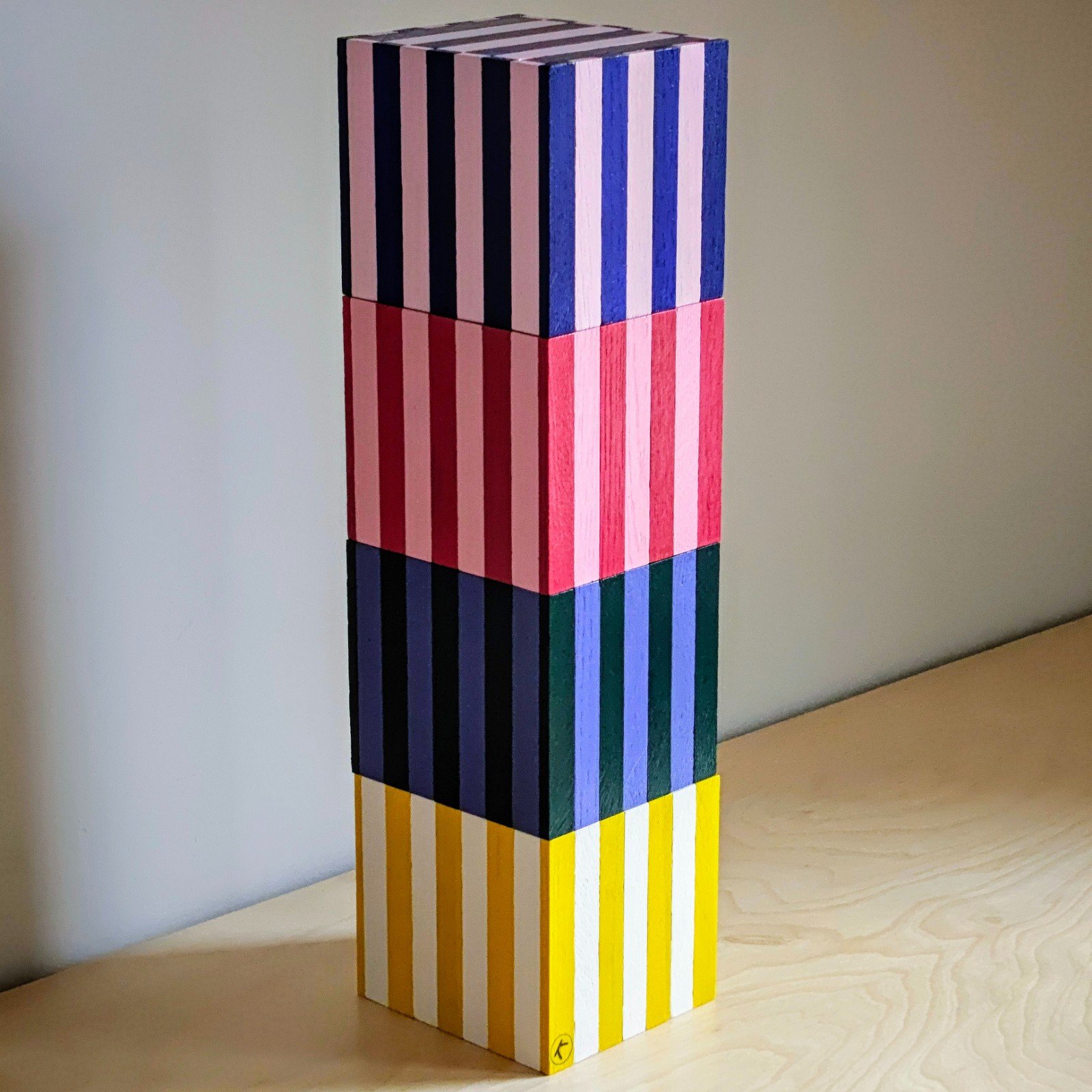 Kleurrijke handgemaakte houten blokken