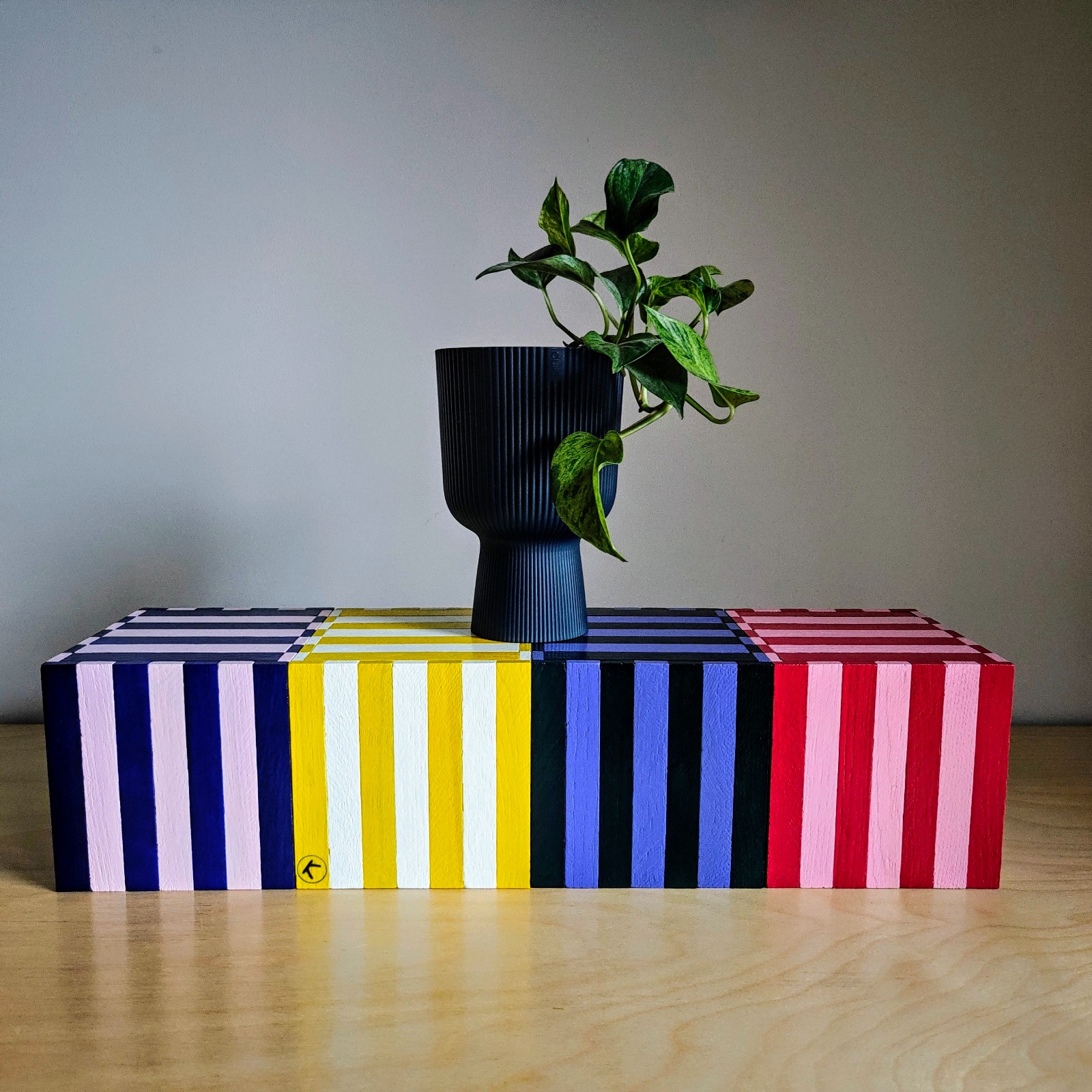 Kleurrijke handgemaakte houten blokken