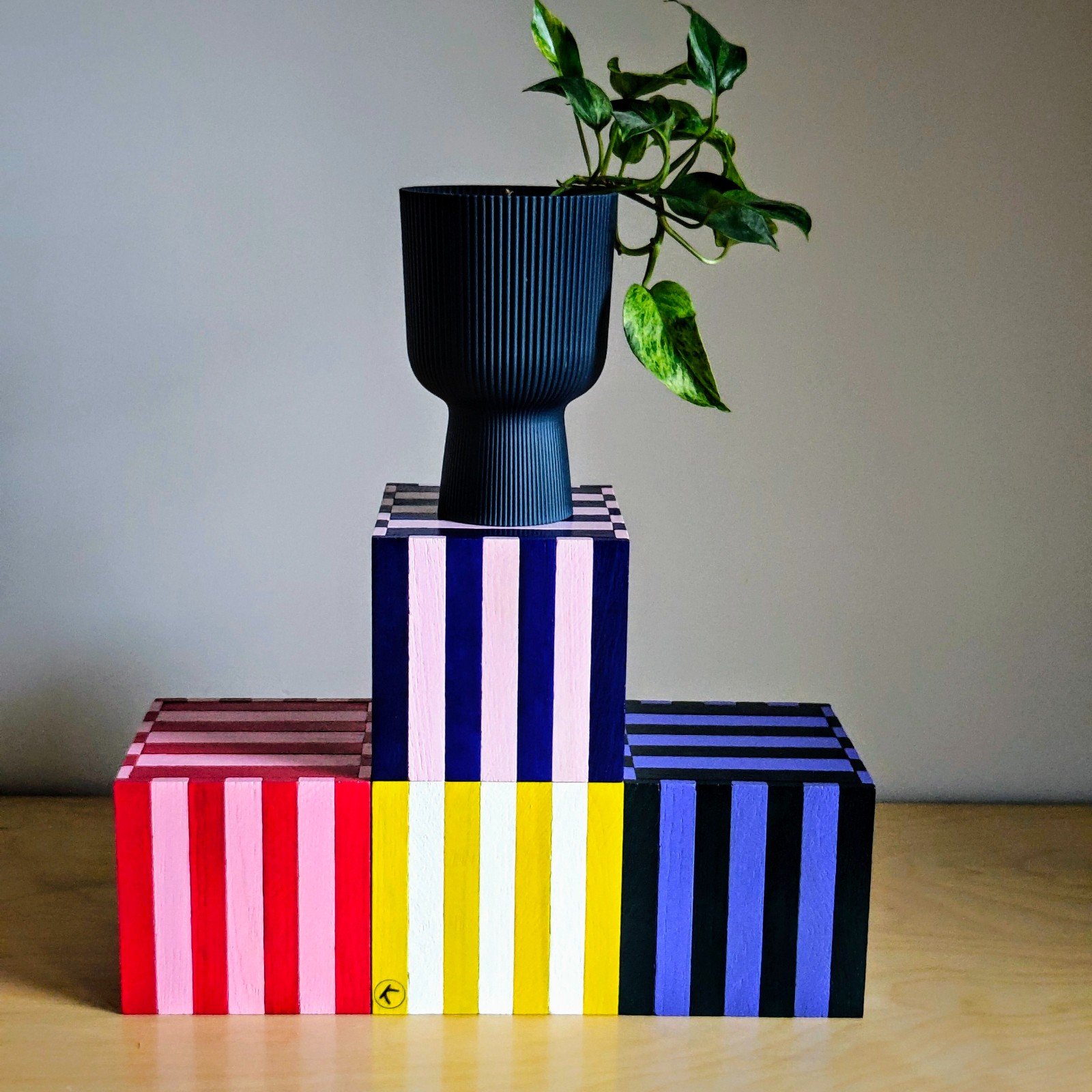 Kleurrijke handgemaakte houten blokken