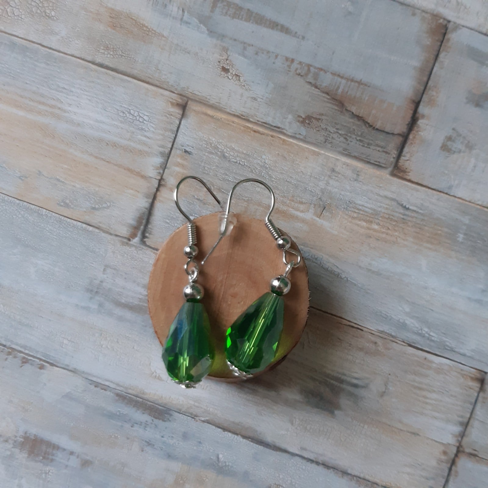 Unieke oorbellen: Groen: Handgemaakt met glazen kralen