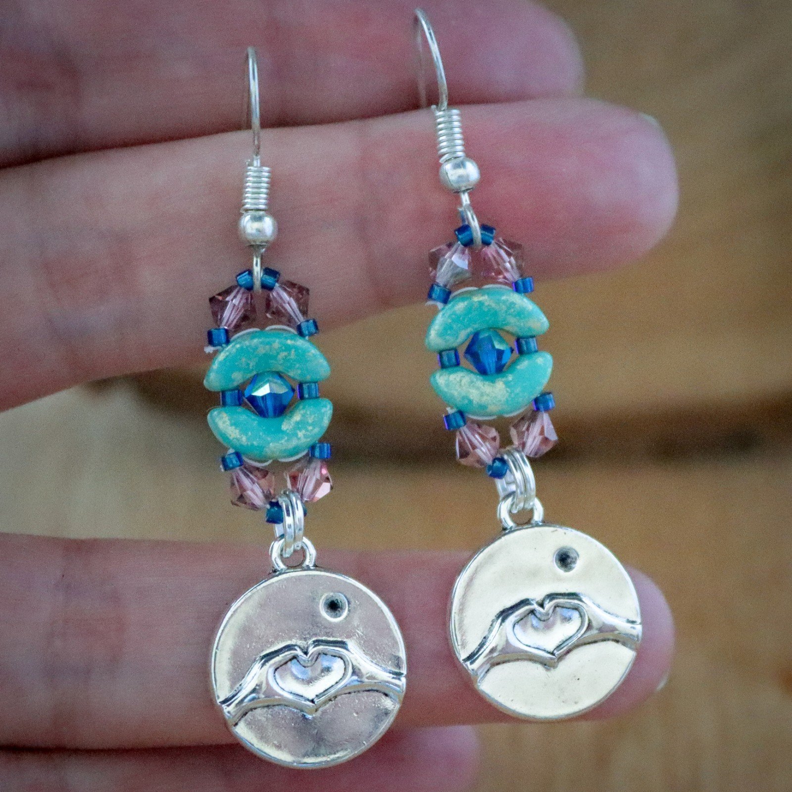 Verbonden Hart, Oorbellen met betekenis en sprankelende kralen - 73717.jpeg Verbonden Hart, Oorbellen met betekenis en sprankelende kralen