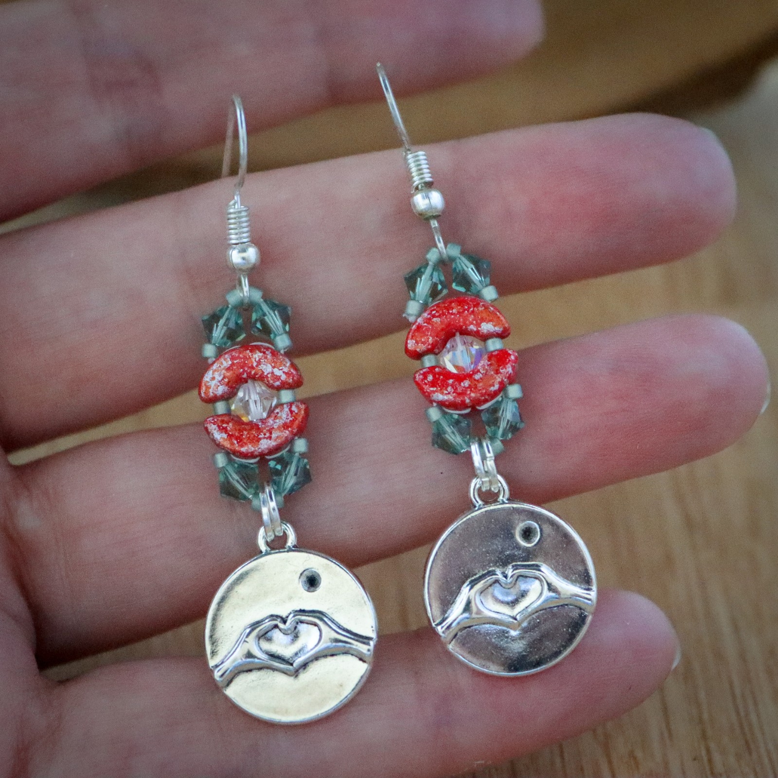 Verbonden Hart, Oorbellen met betekenis en sprankelende kralen - 73721.jpeg Verbonden Hart, Oorbellen met betekenis en sprankelende kralen