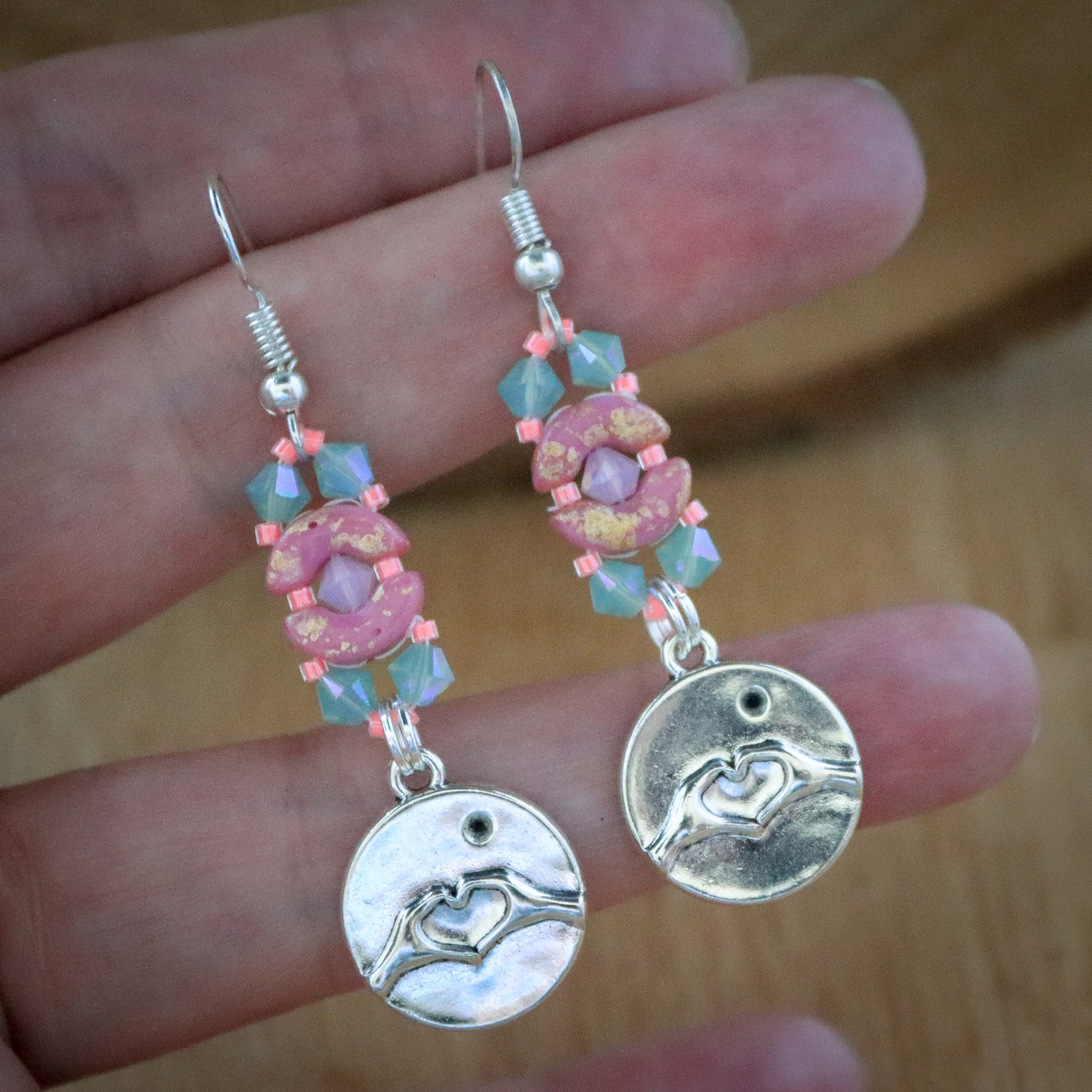 Verbonden Hart, Oorbellen met betekenis en sprankelende kralen - 73728.jpeg Verbonden Hart, Oorbellen met betekenis en sprankelende kralen