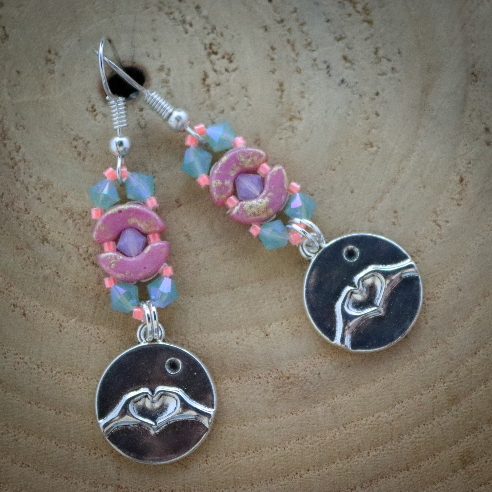 Verbonden Hart, Oorbellen met betekenis en sprankelende kralen - 73729.jpeg Verbonden Hart, Oorbellen met betekenis en sprankelende kralen