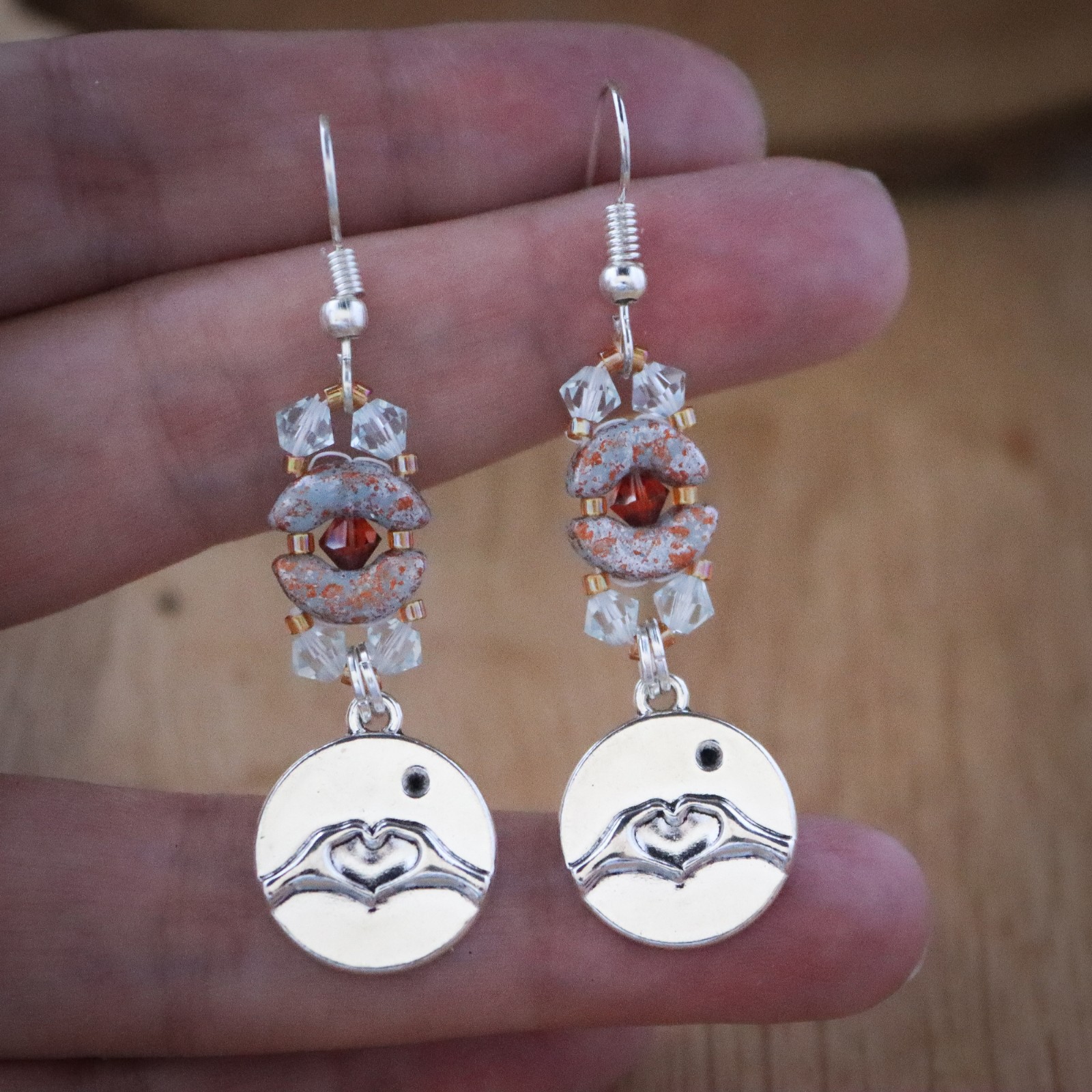 Verbonden Hart, Oorbellen met betekenis en sprankelende kralen - 73733.jpeg Verbonden Hart, Oorbellen met betekenis en sprankelende kralen