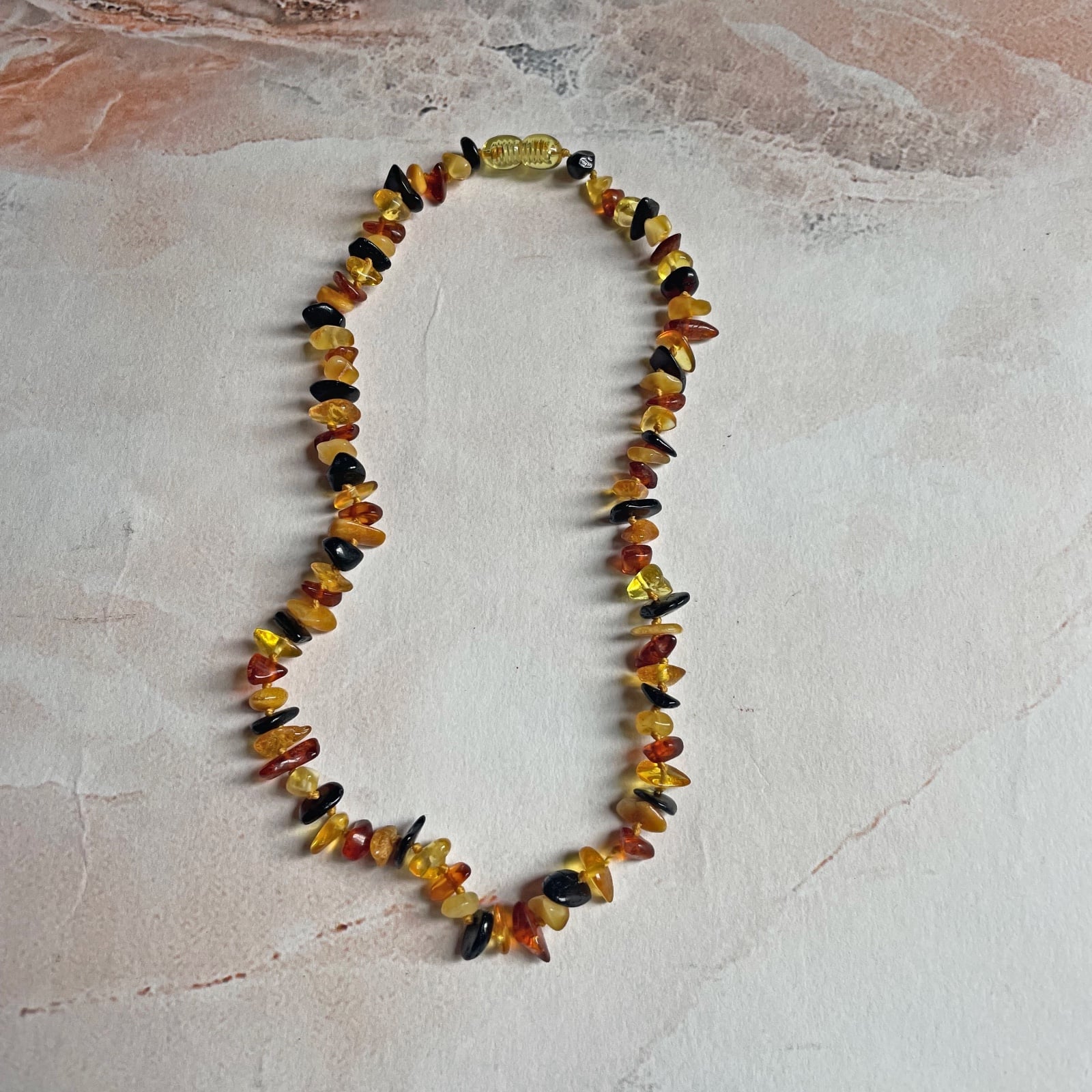 Barnsteen ketting peuter - chips multi | 36cm - 79880 Barnsteen ketting peuter - chips multi | 36cm